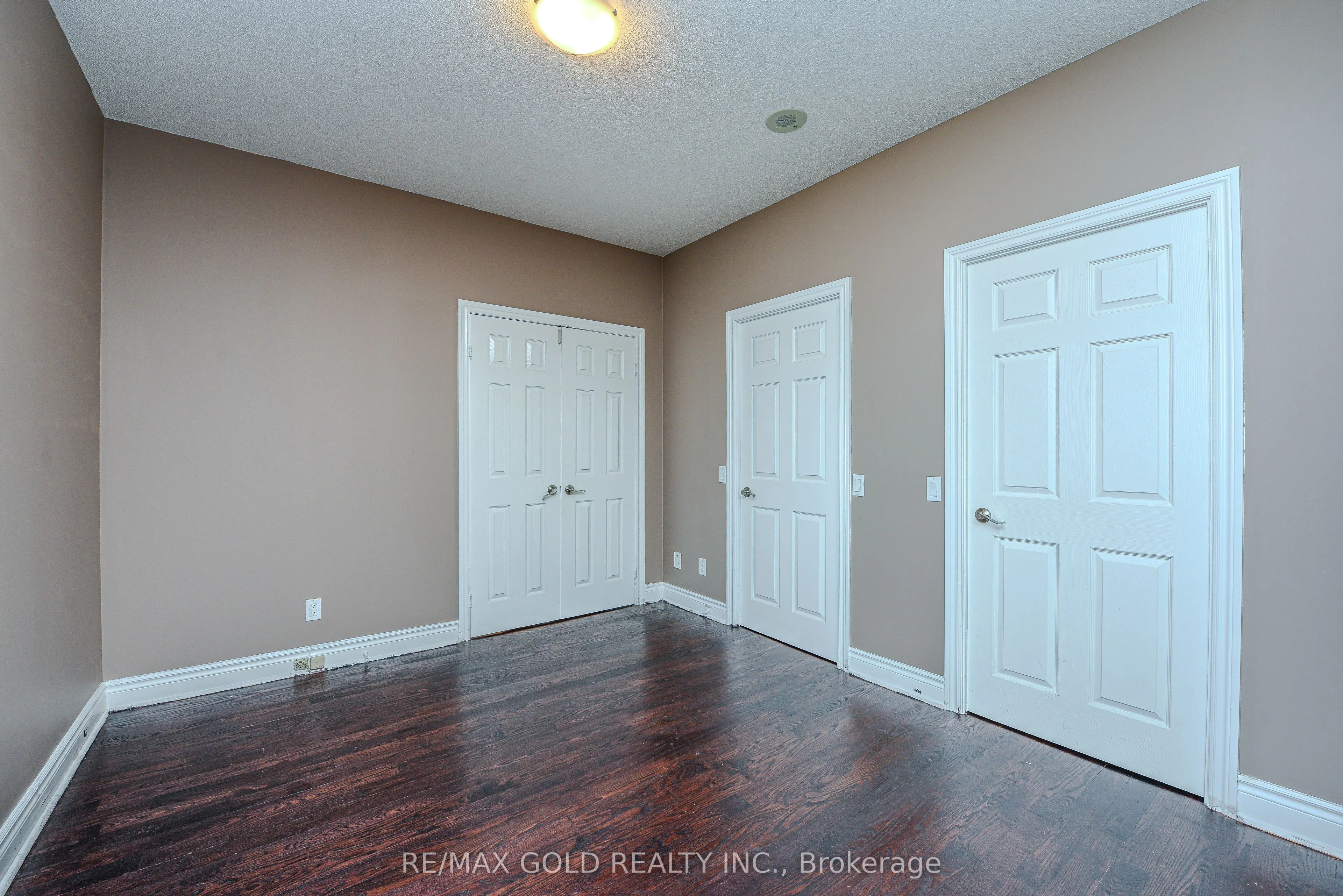 35 Kingsbridge Garden Circle, #3205