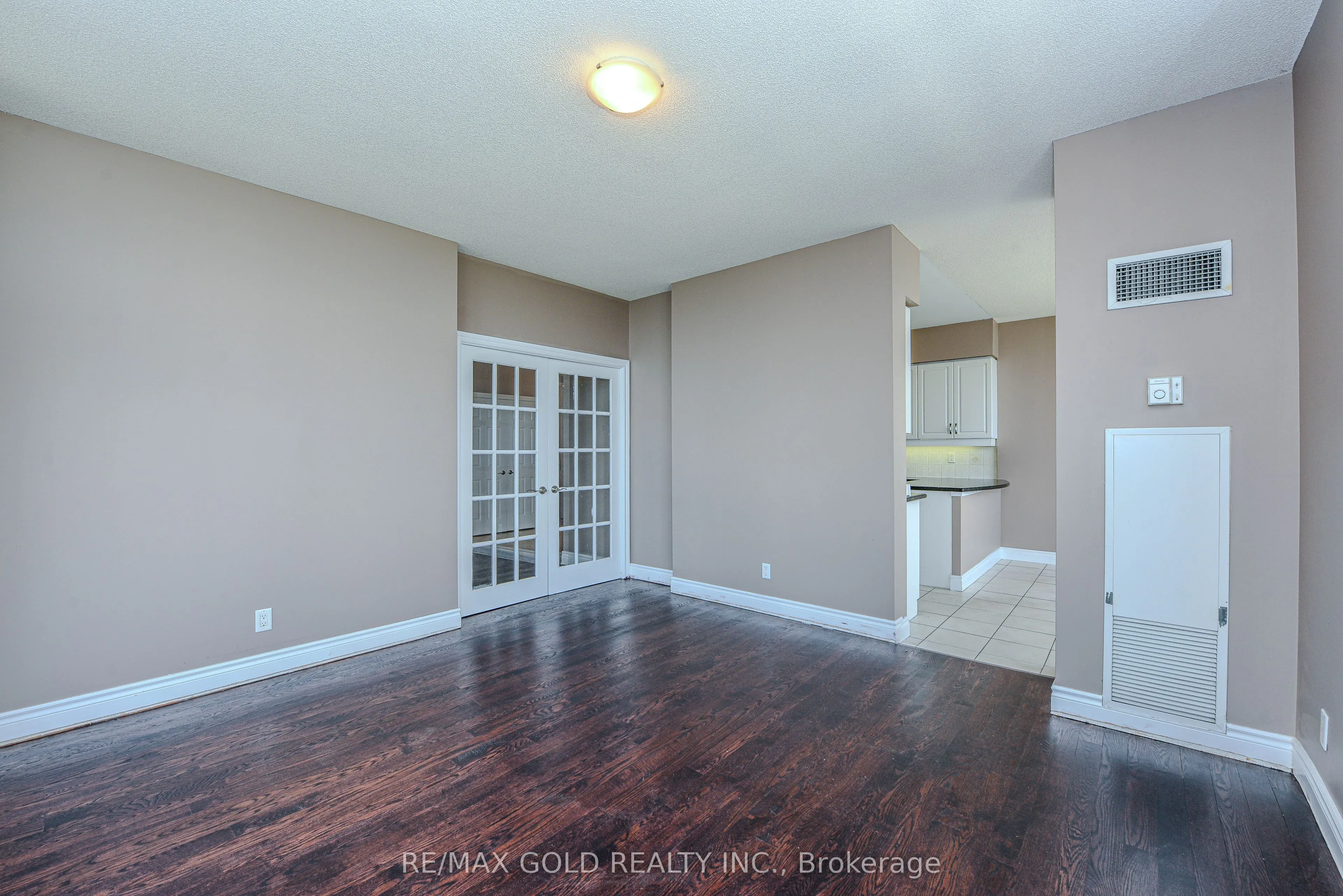 35 Kingsbridge Garden Circle, #3205
