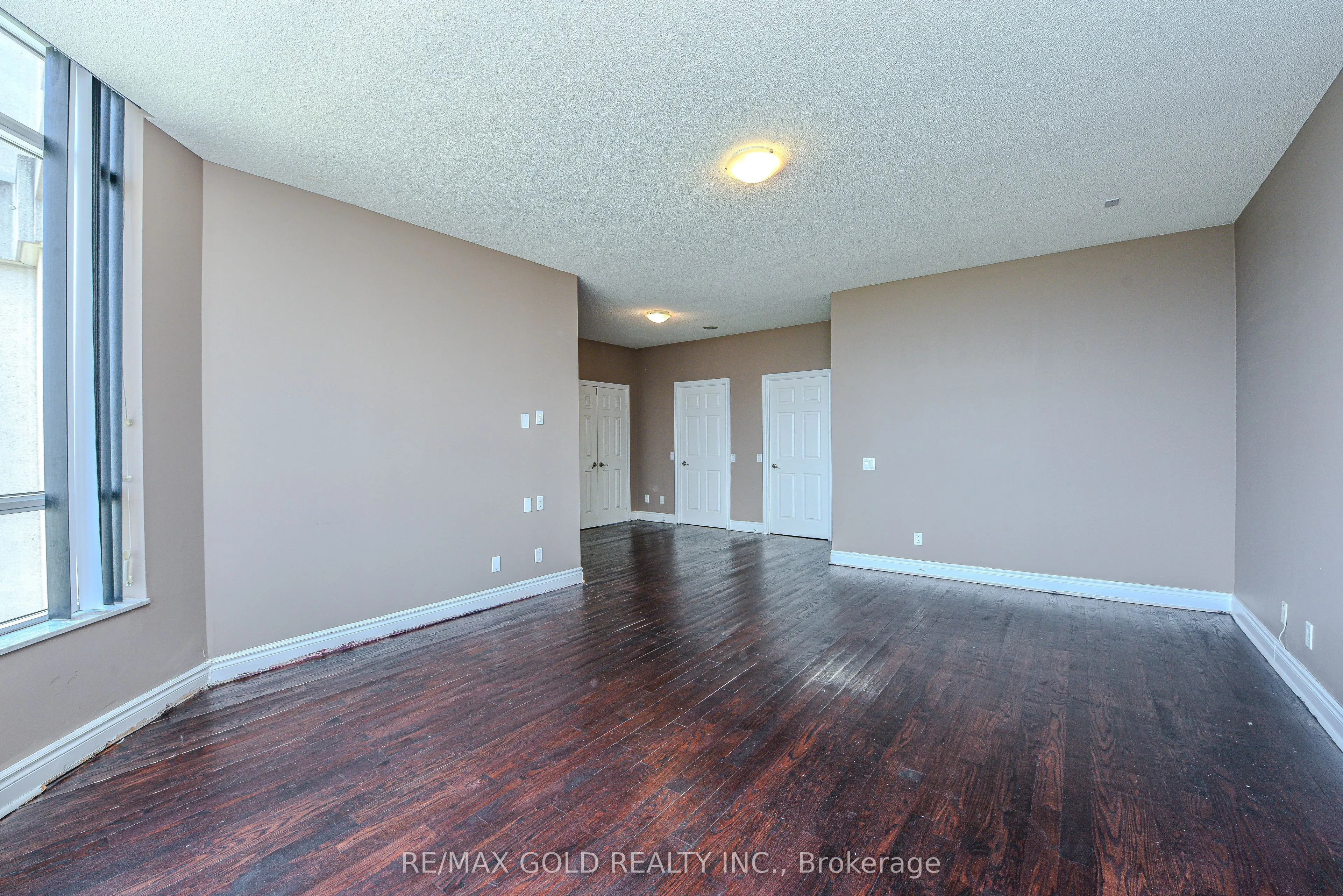 35 Kingsbridge Garden Circle, #3205