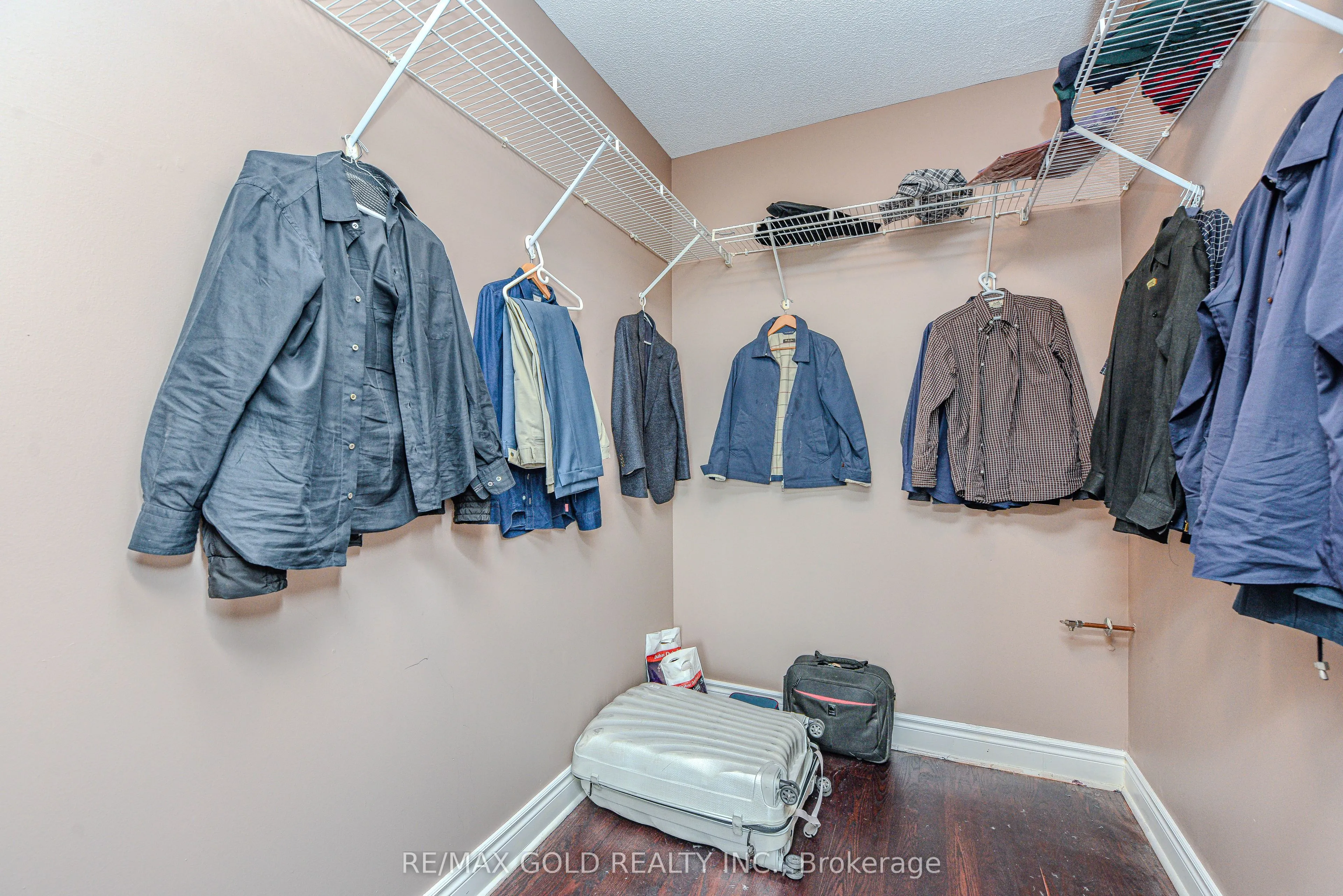35 Kingsbridge Garden Circle, #3205