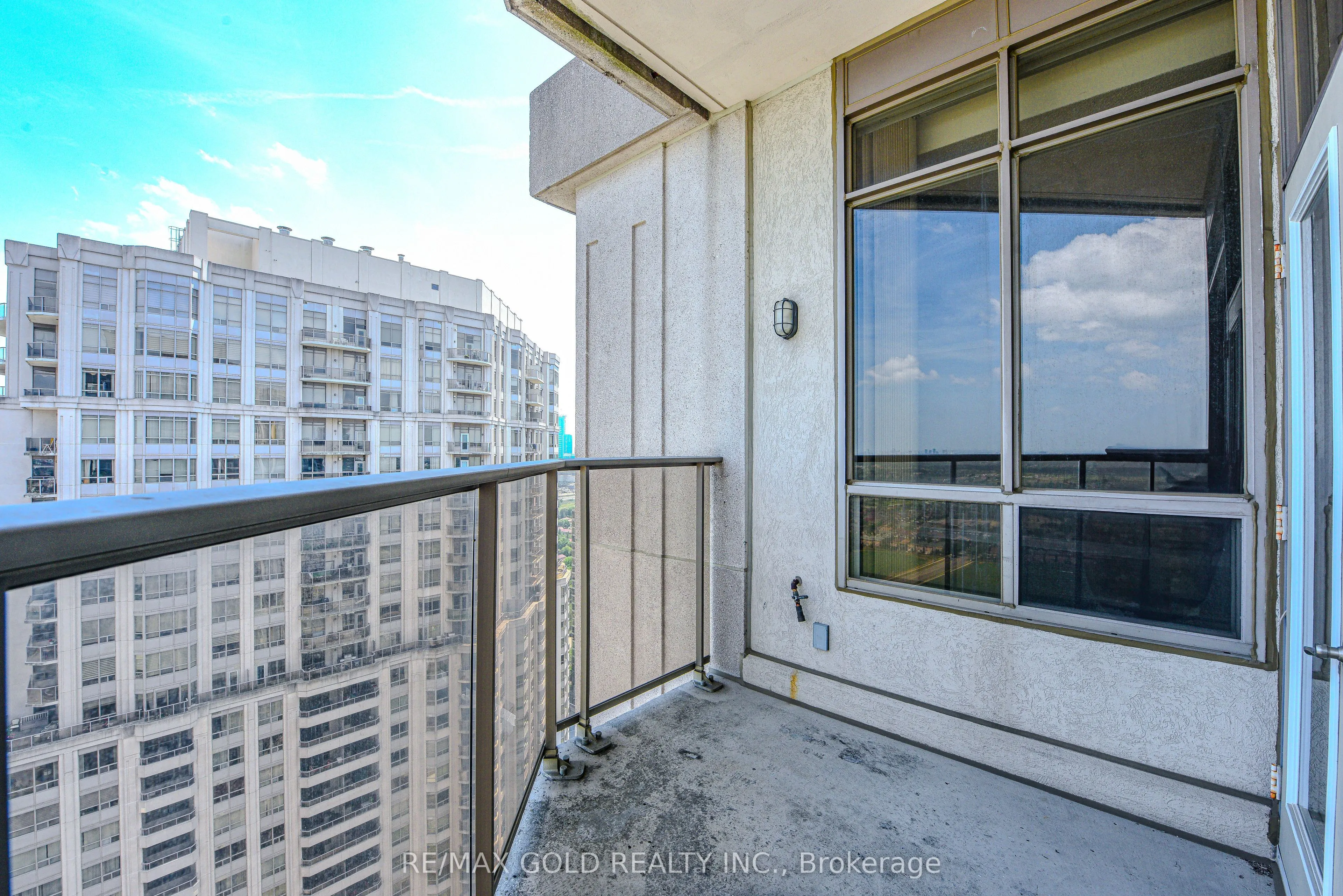 35 Kingsbridge Garden Circle, #3205