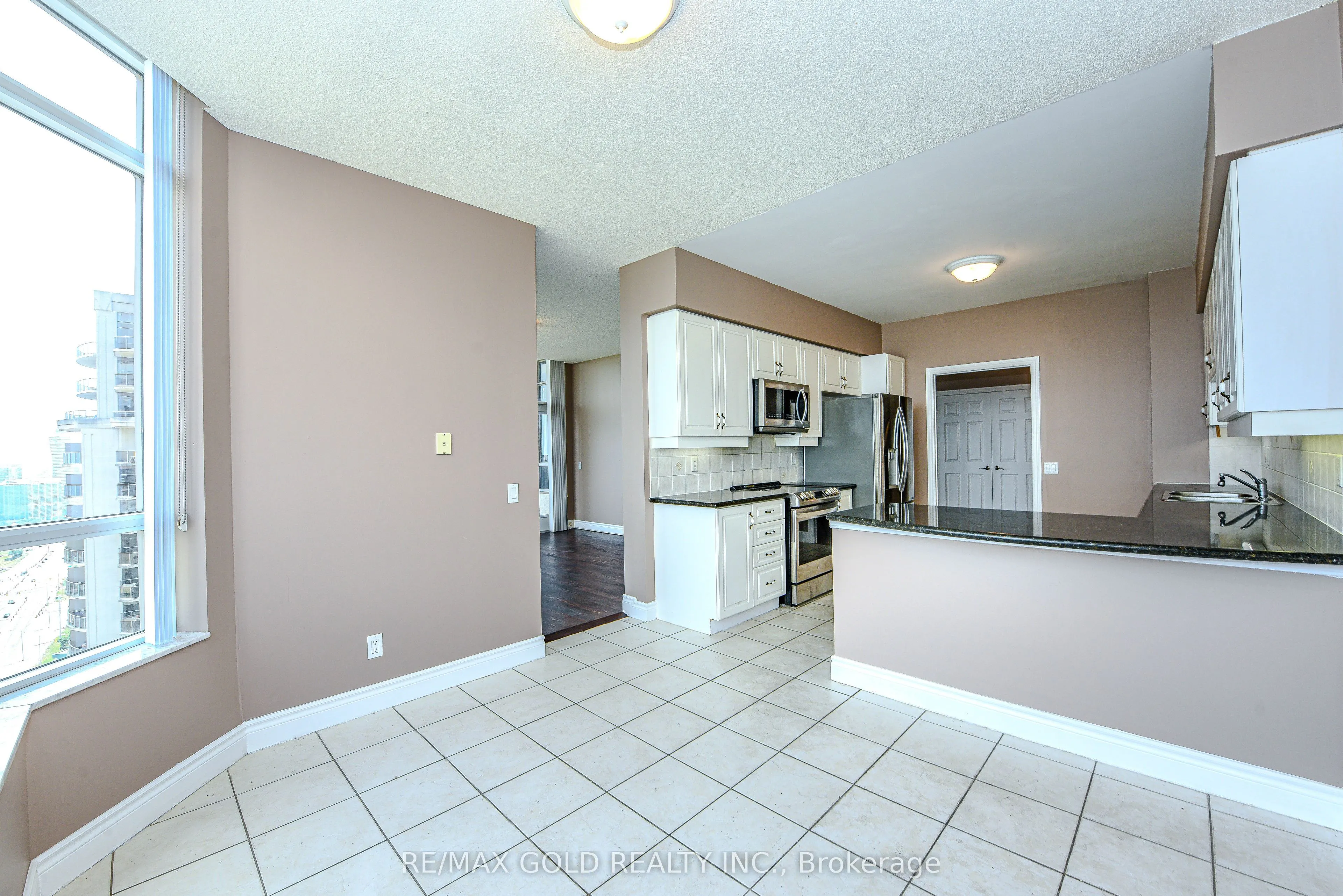 35 Kingsbridge Garden Circle, #3205