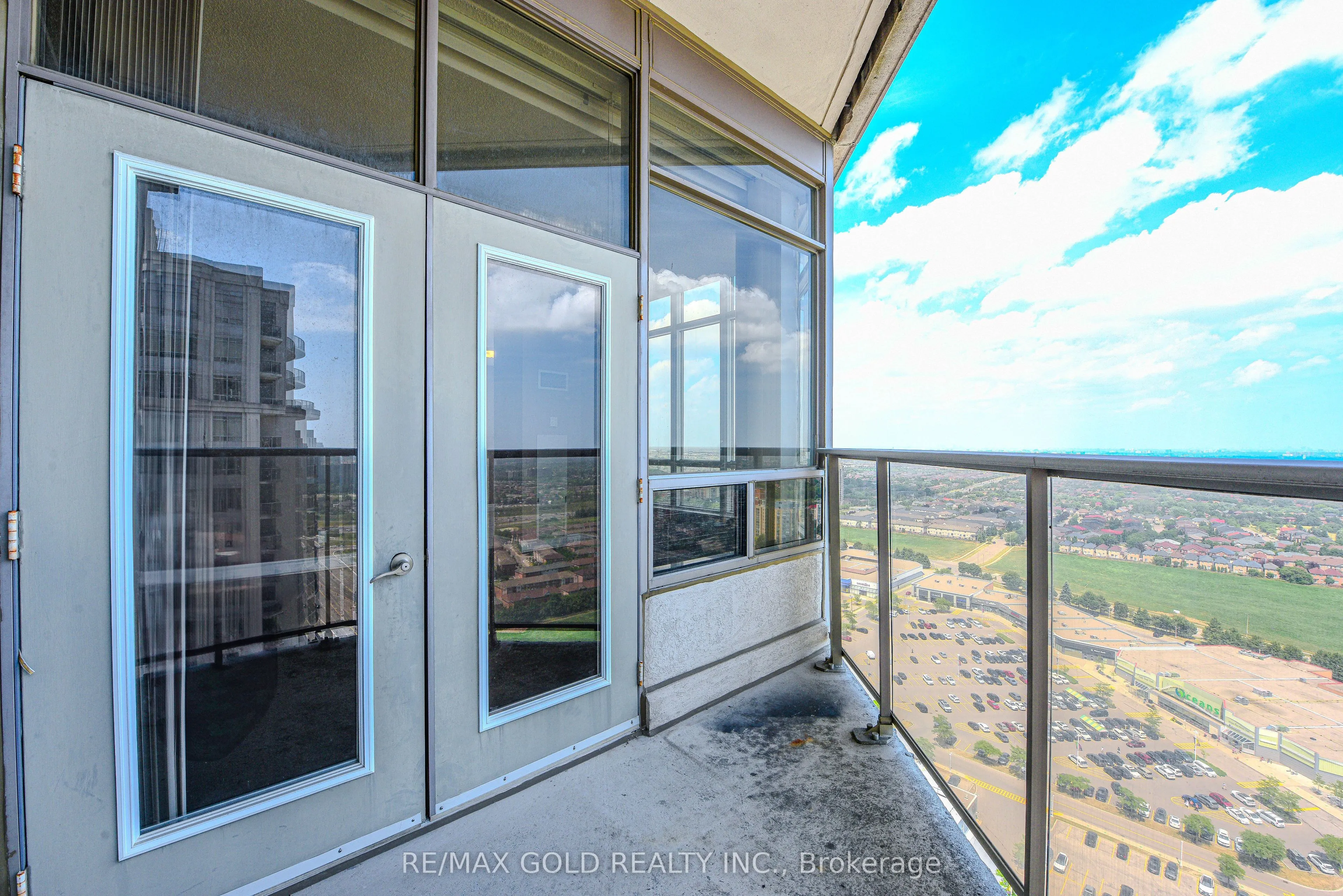35 Kingsbridge Garden Circle, #3205