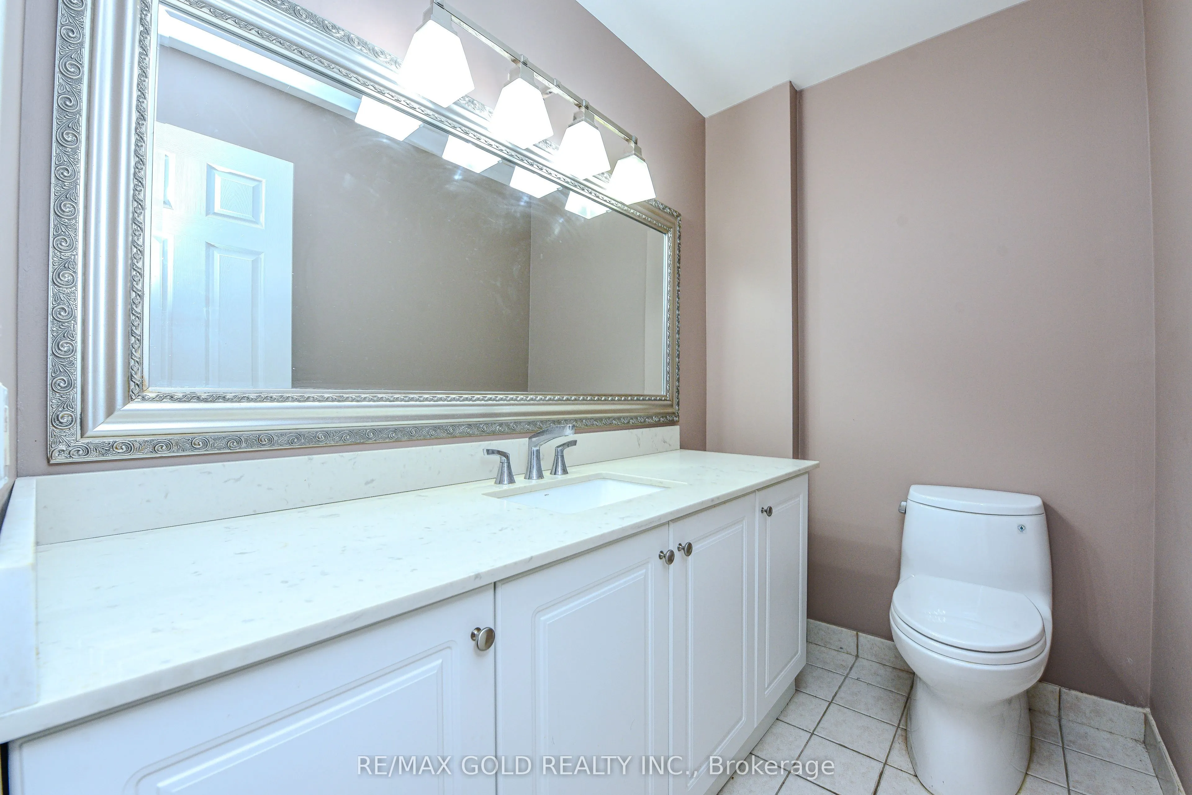 35 Kingsbridge Garden Circle, #3205