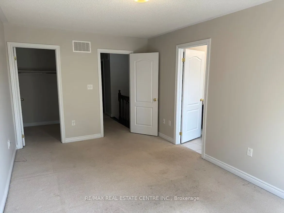 1328 Granrock Crescent
