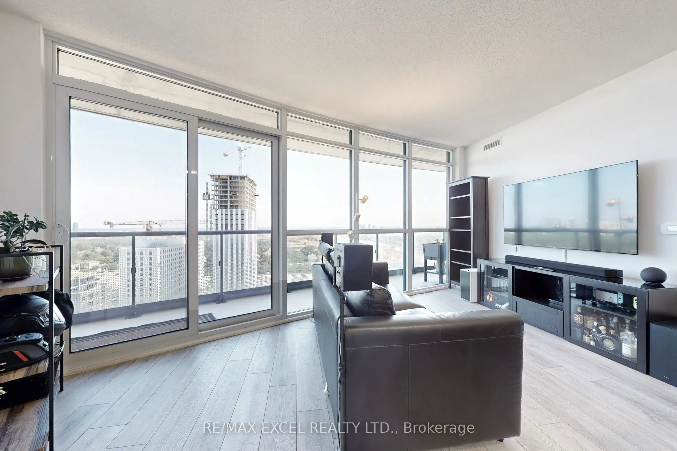 30 Gibbs Road, #1708