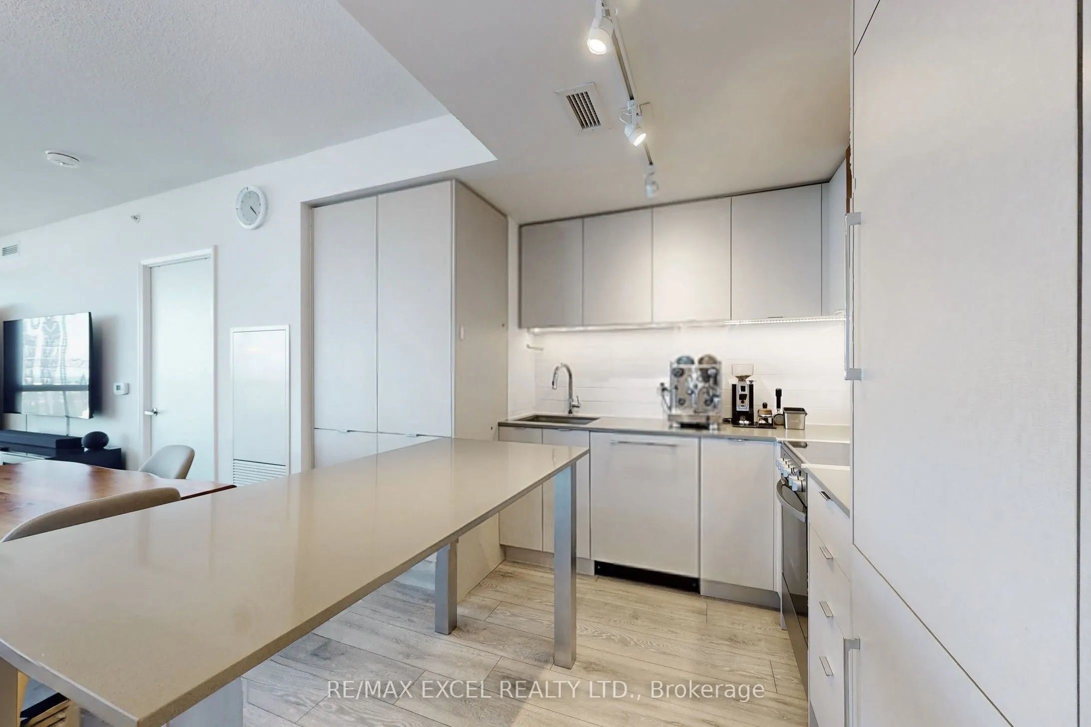 30 Gibbs Road, #1708