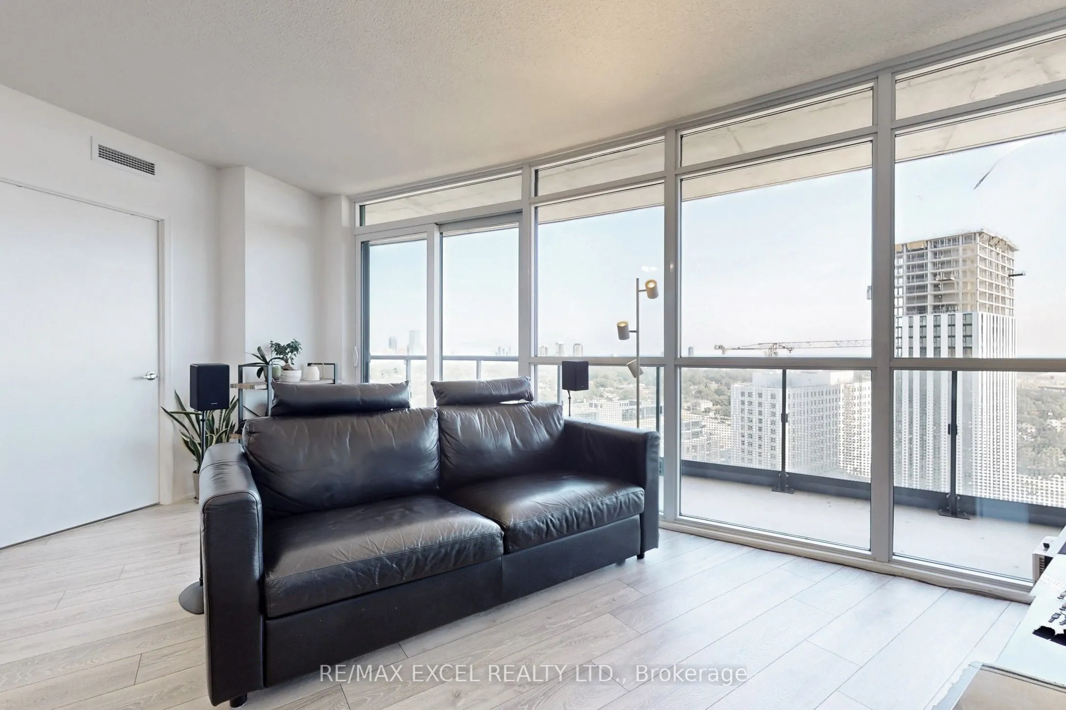 30 Gibbs Road, #1708