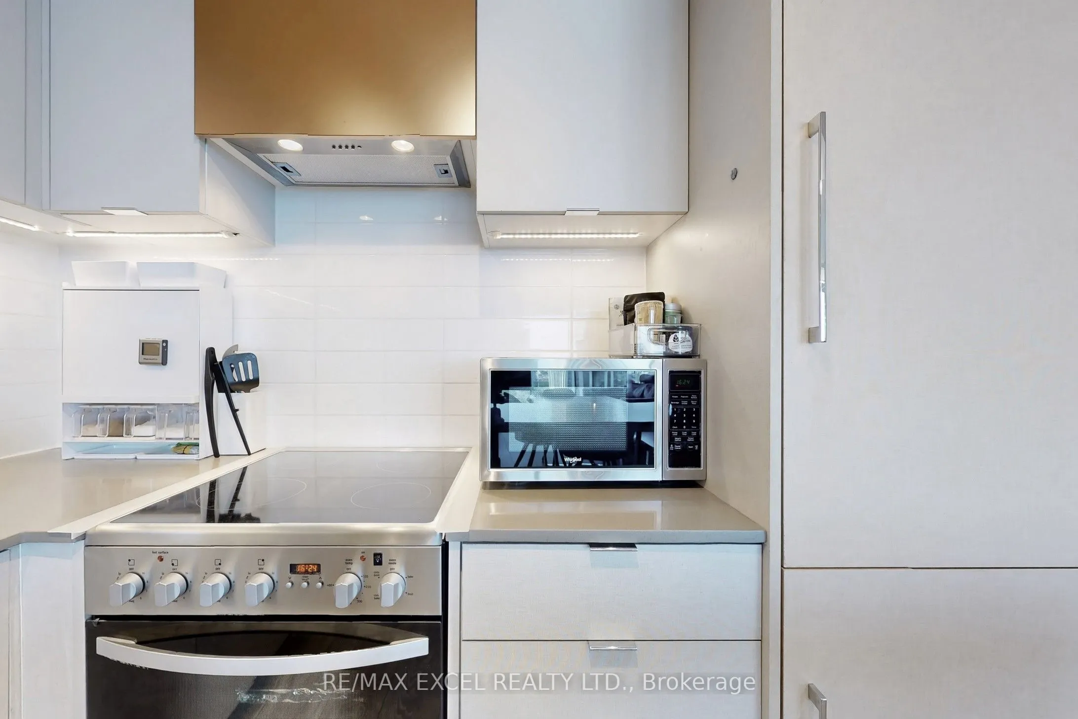 30 Gibbs Road, #1708