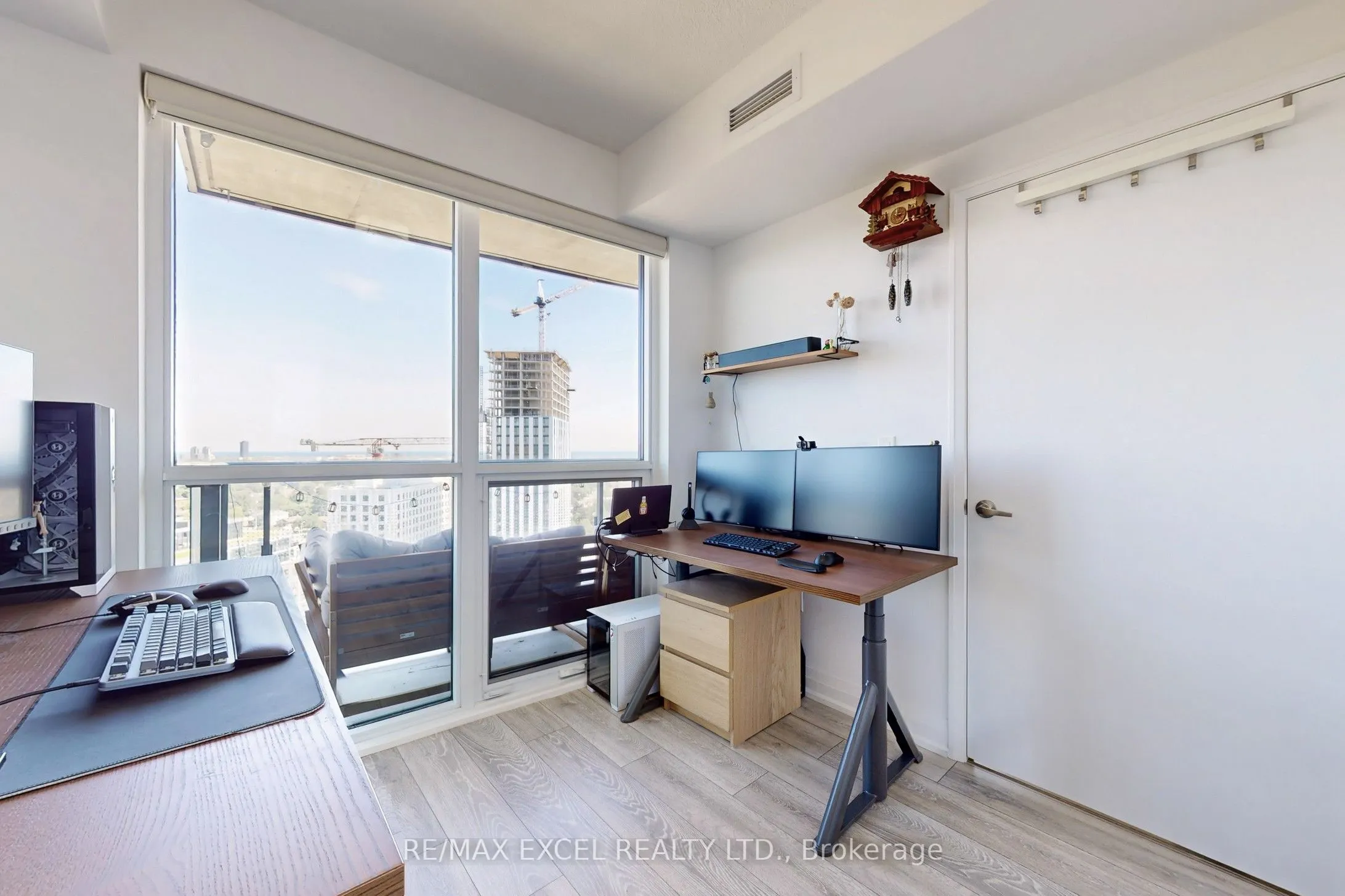 30 Gibbs Road, #1708
