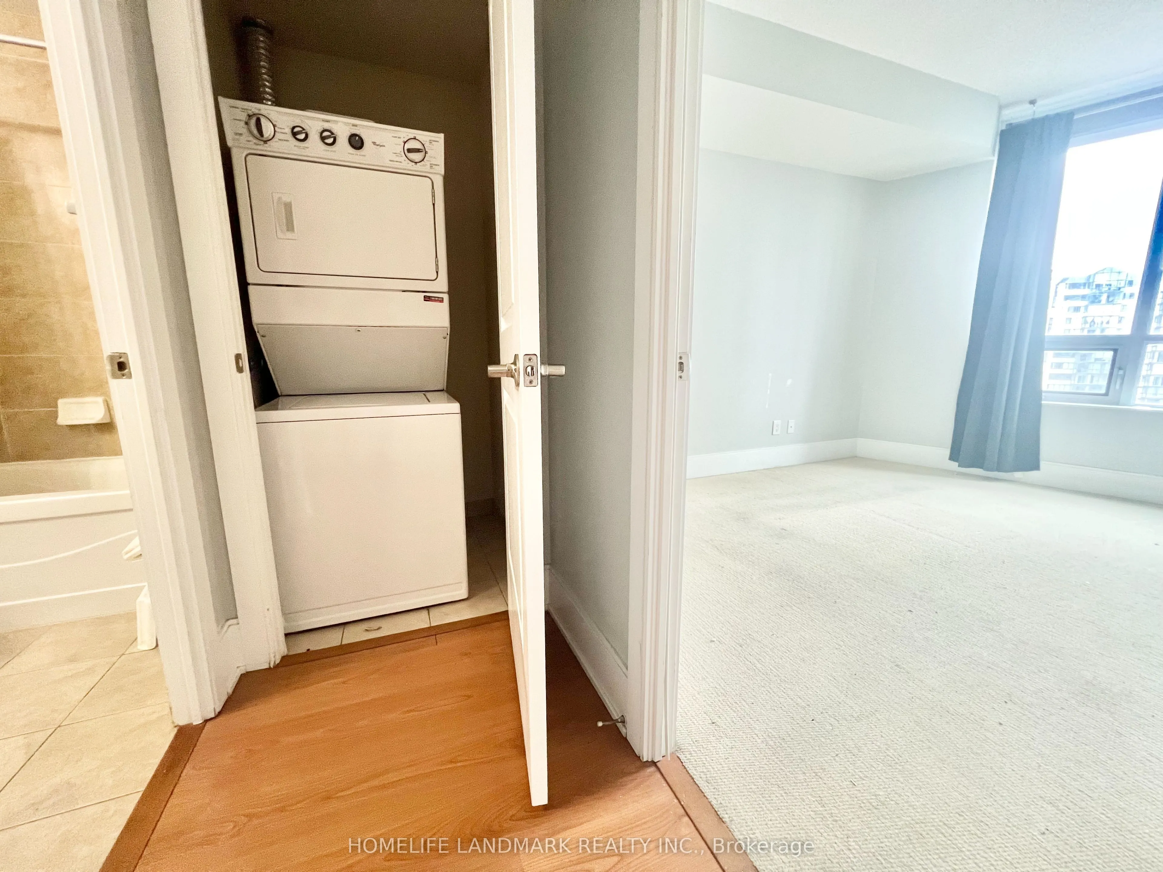 330 Burnhamthorpe Road W, #1610