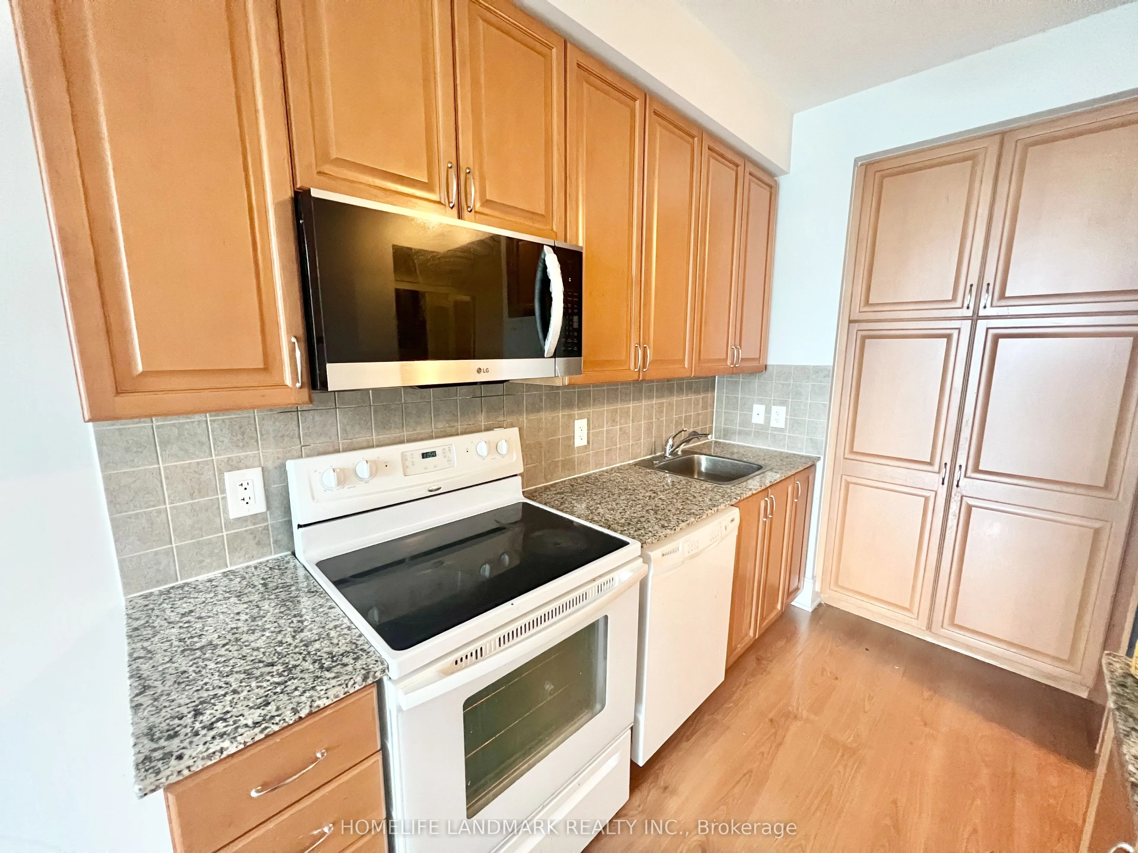 330 Burnhamthorpe Road W, #1610