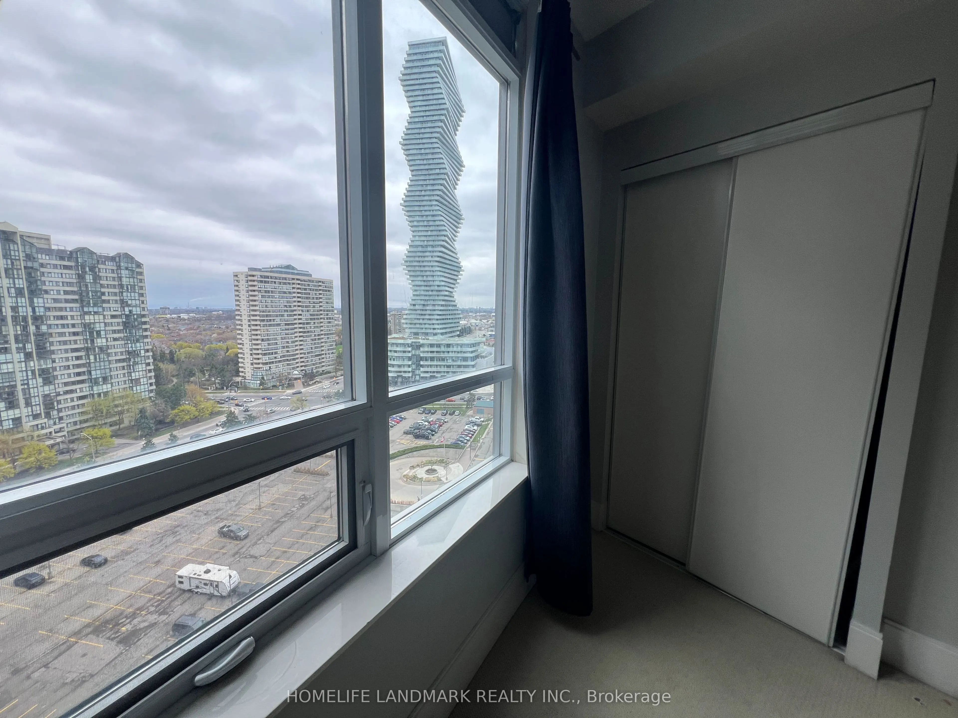 330 Burnhamthorpe Road W, #1610