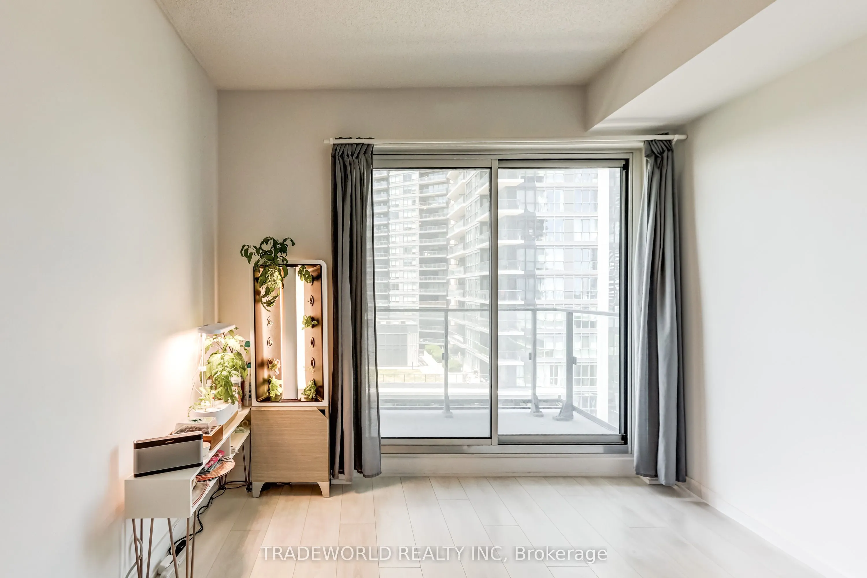 2220 Lakeshore Boulevard W, #1203