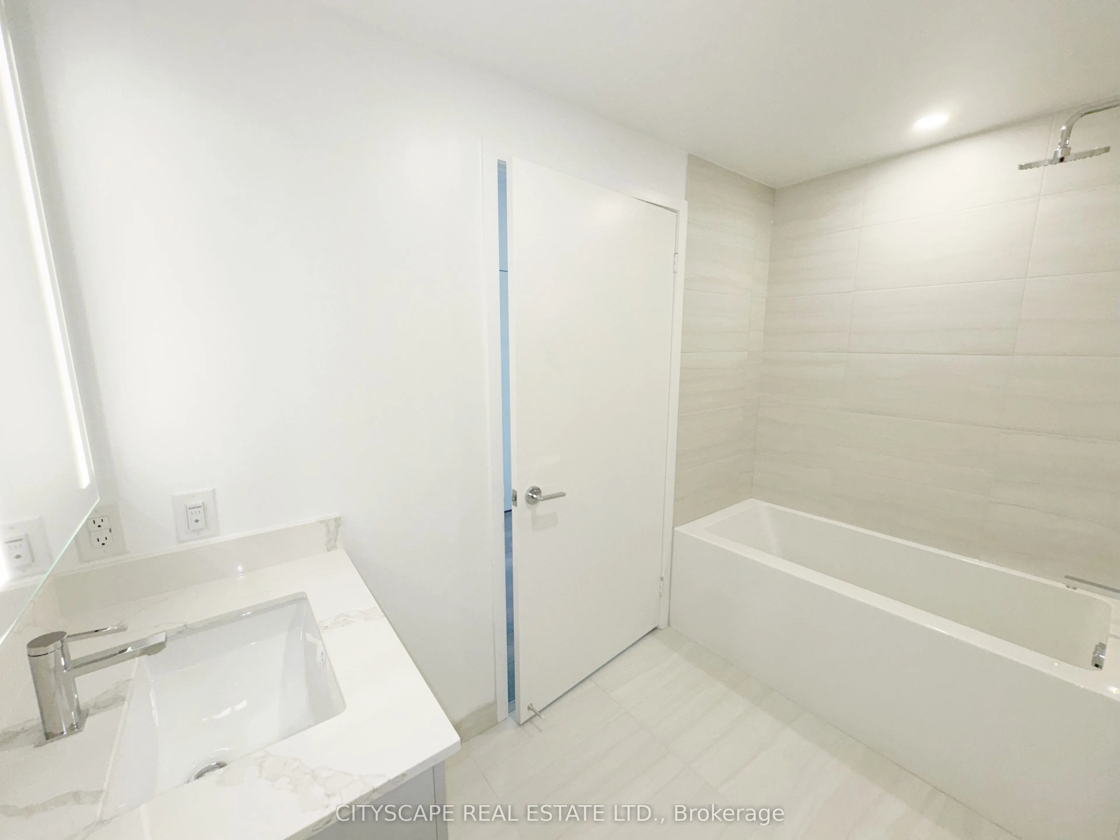 285 Dufferin Street, #914