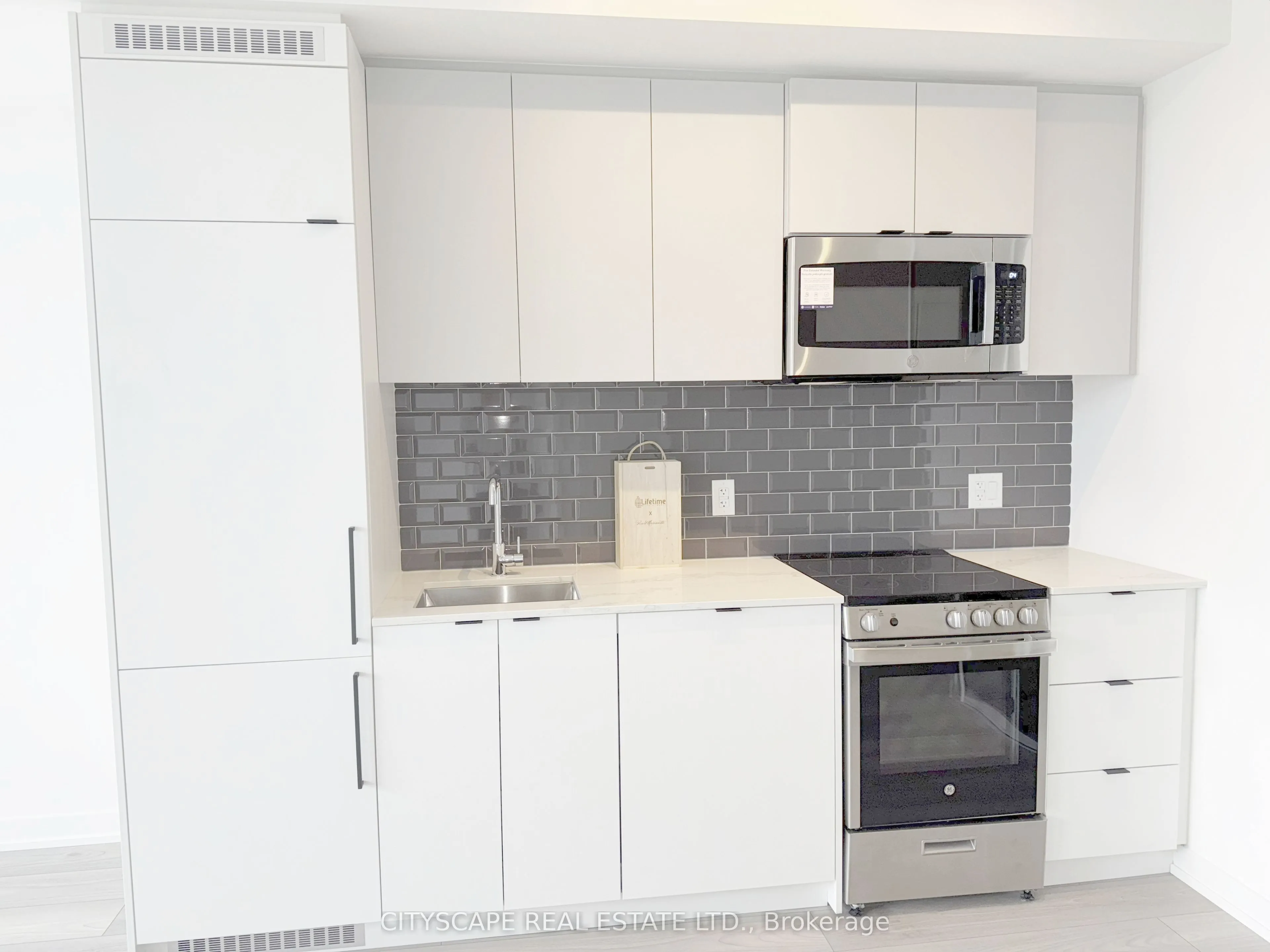 285 Dufferin Street, #914