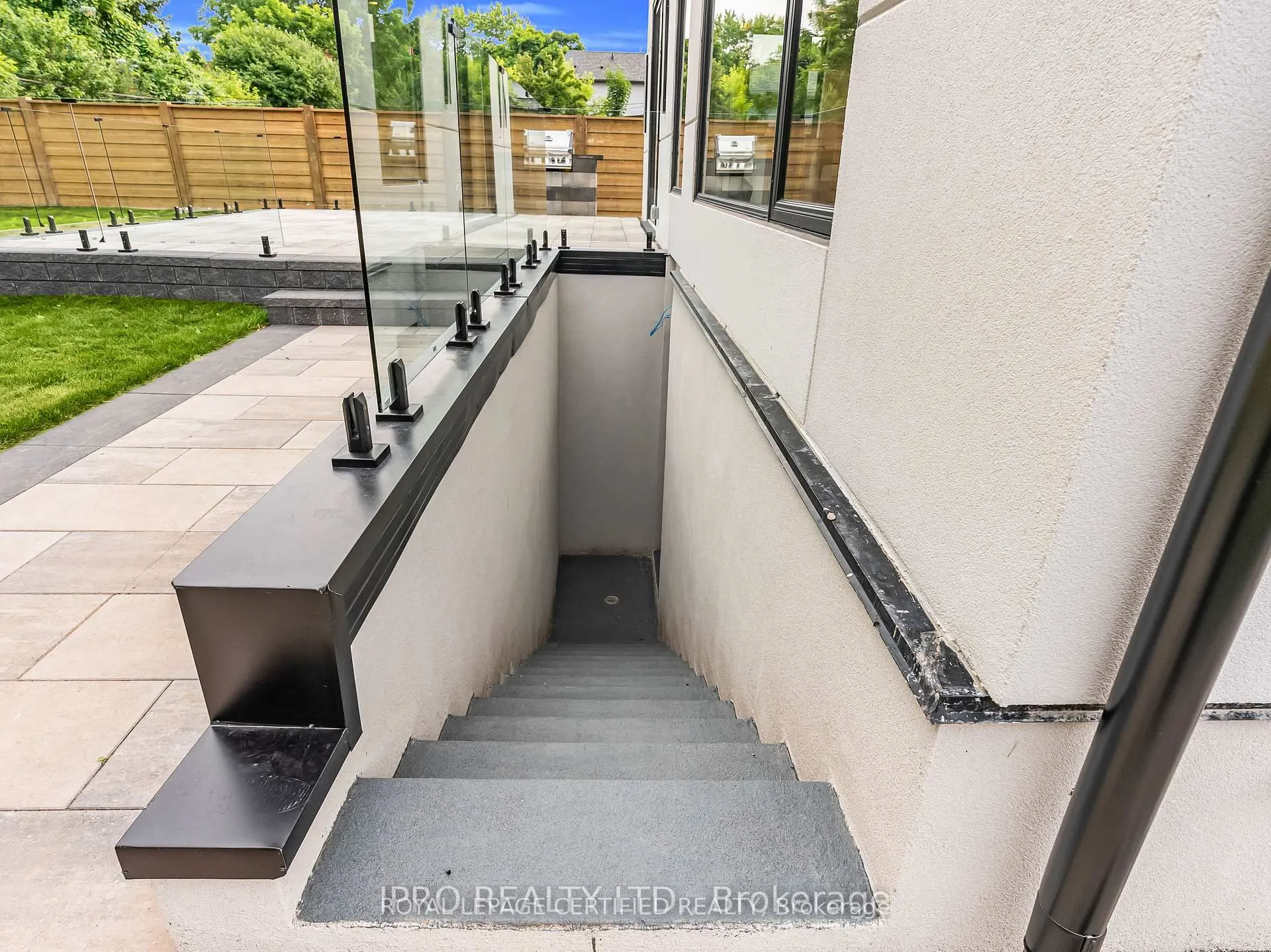 1328 Waverly Avenue