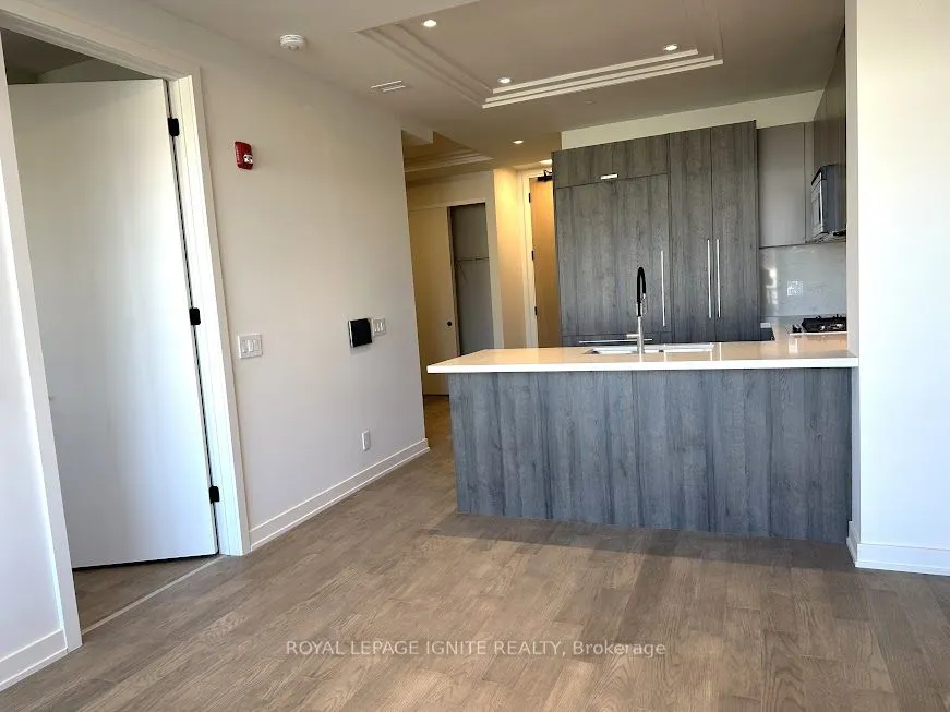 123 MAURICE Drive, #306