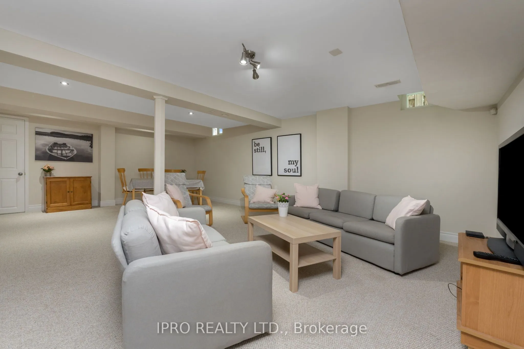 20 Lennox Court