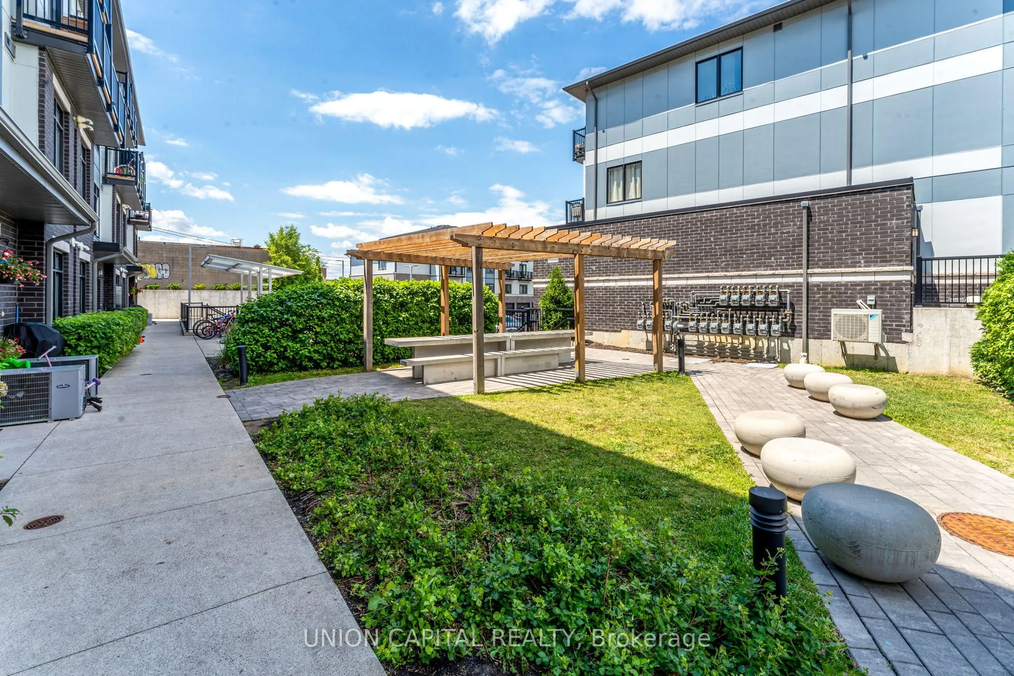 6 Bicknell Avenue #1