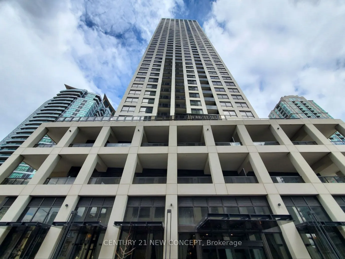 30 elm Drive W, #3008