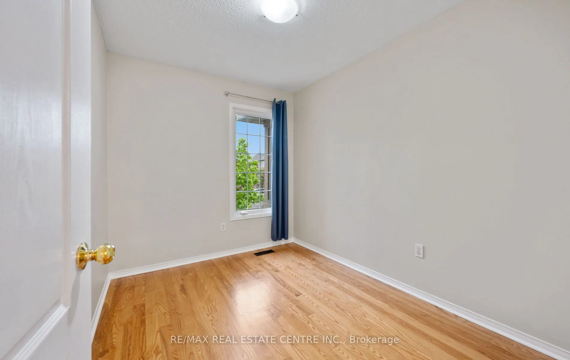 5030 Heatherleigh Avenue, #150