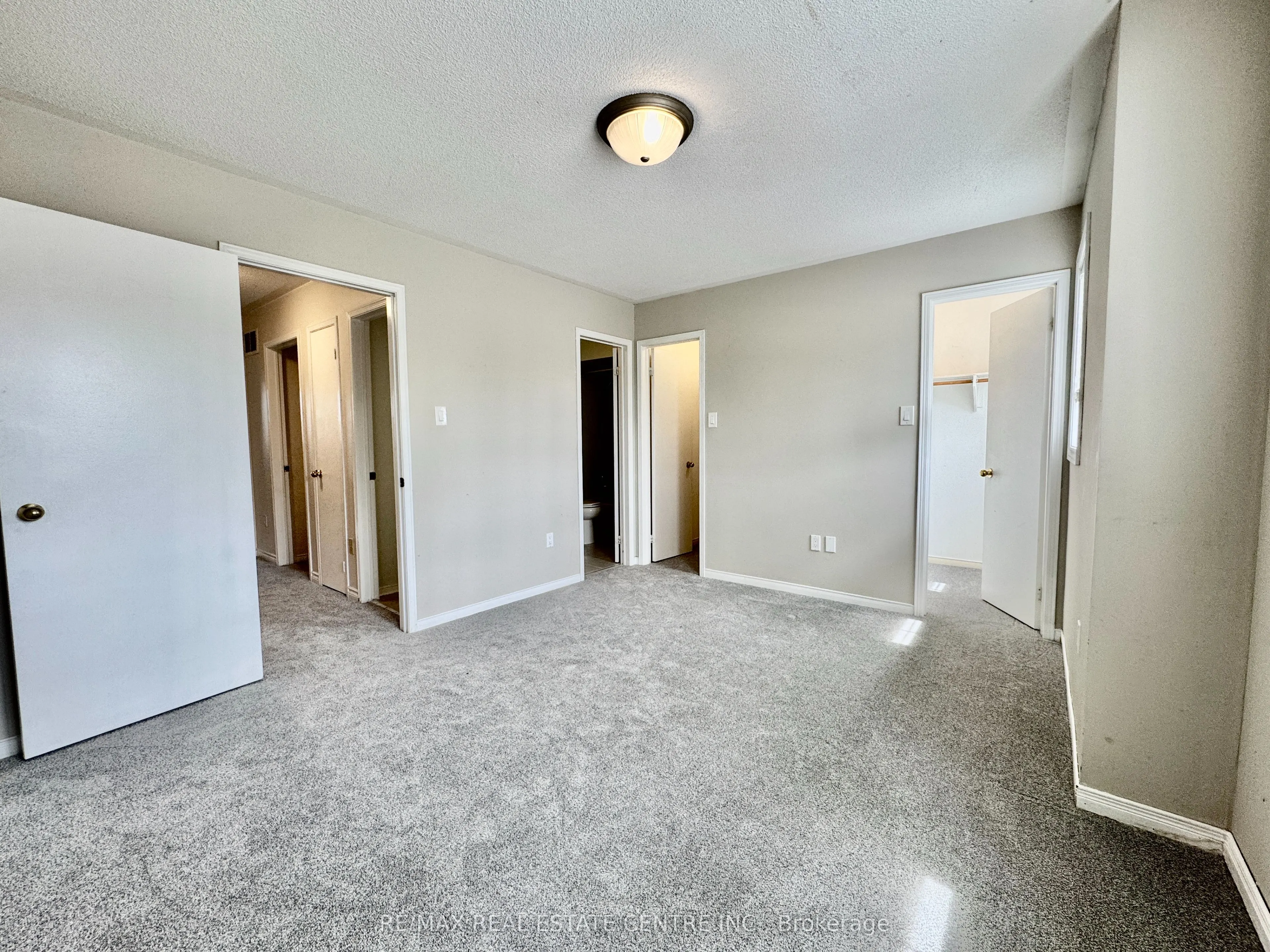 154 Howard Crescent