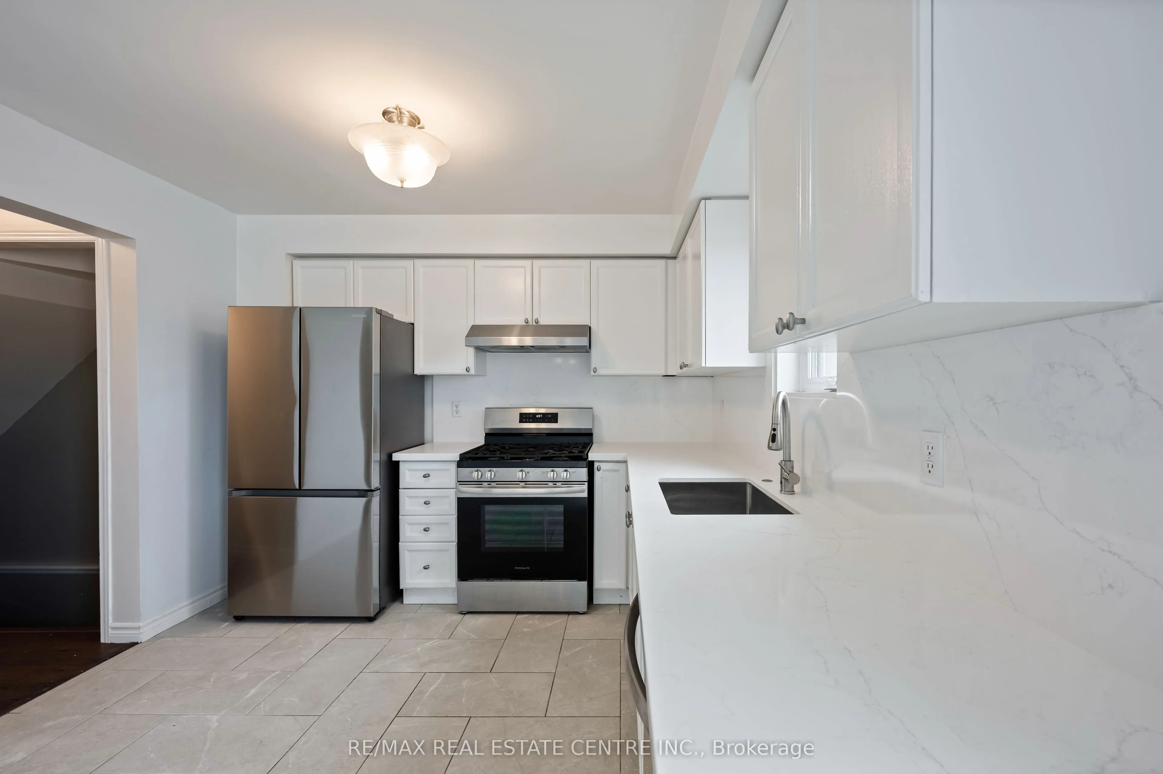 154 Howard Crescent