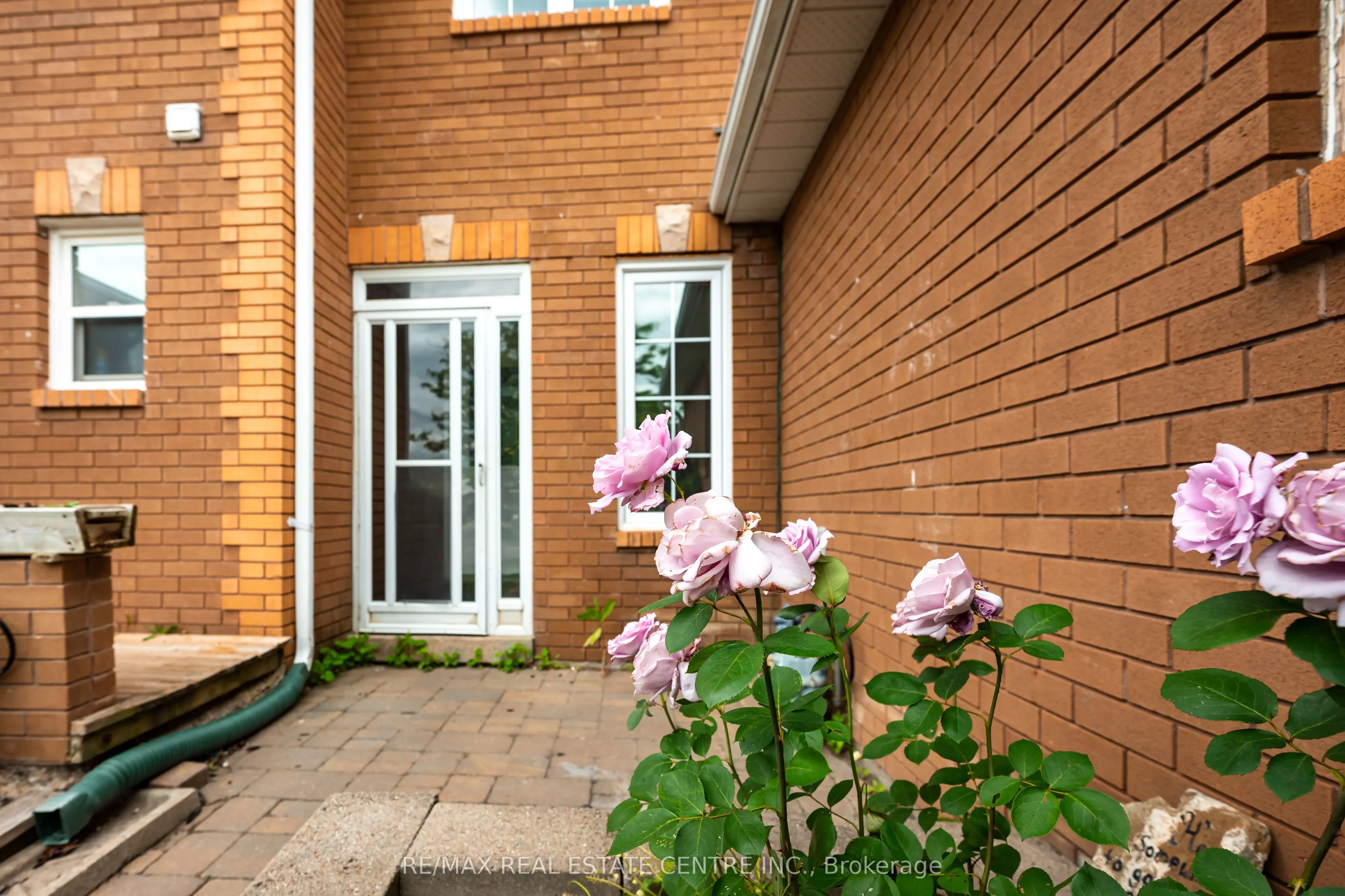 154 Howard Crescent