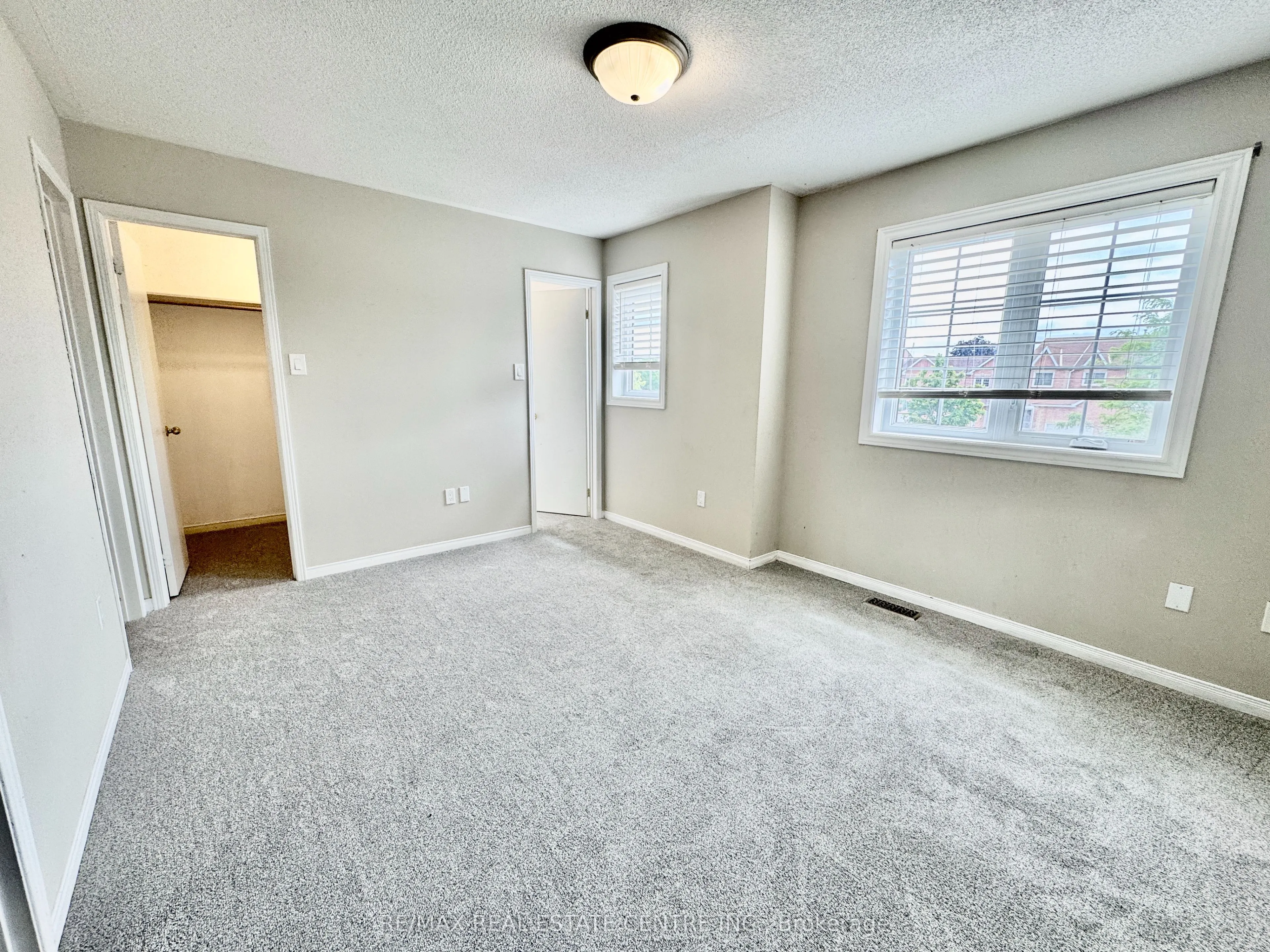 154 Howard Crescent