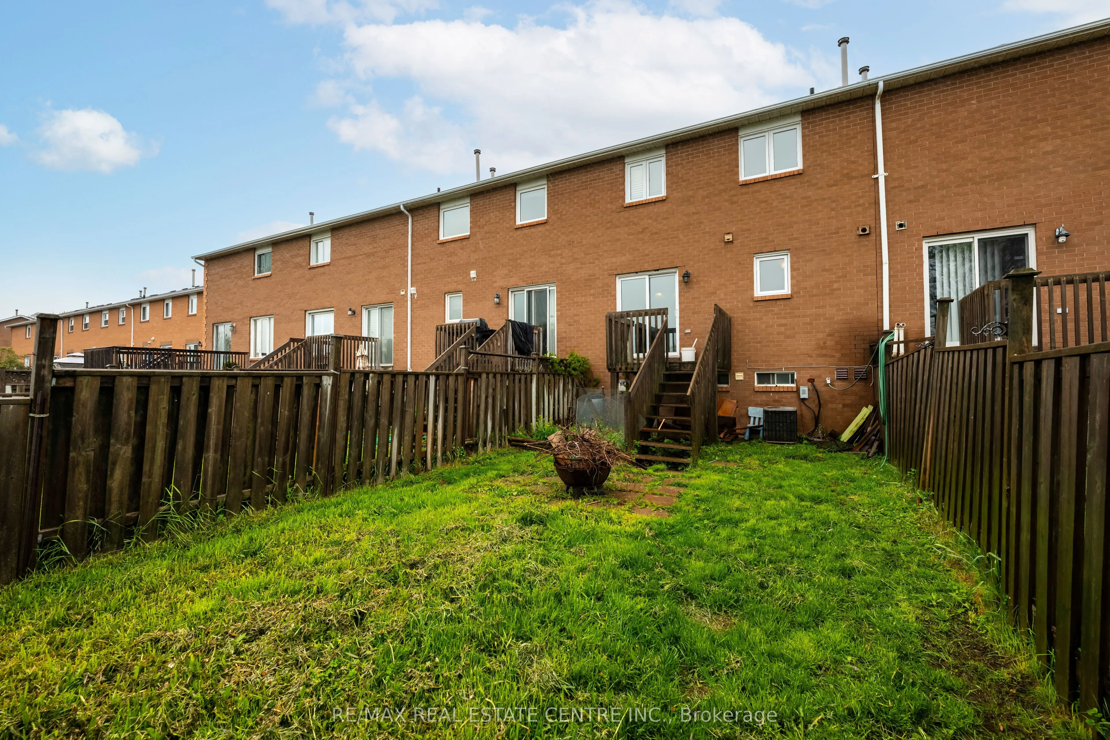 154 Howard Crescent