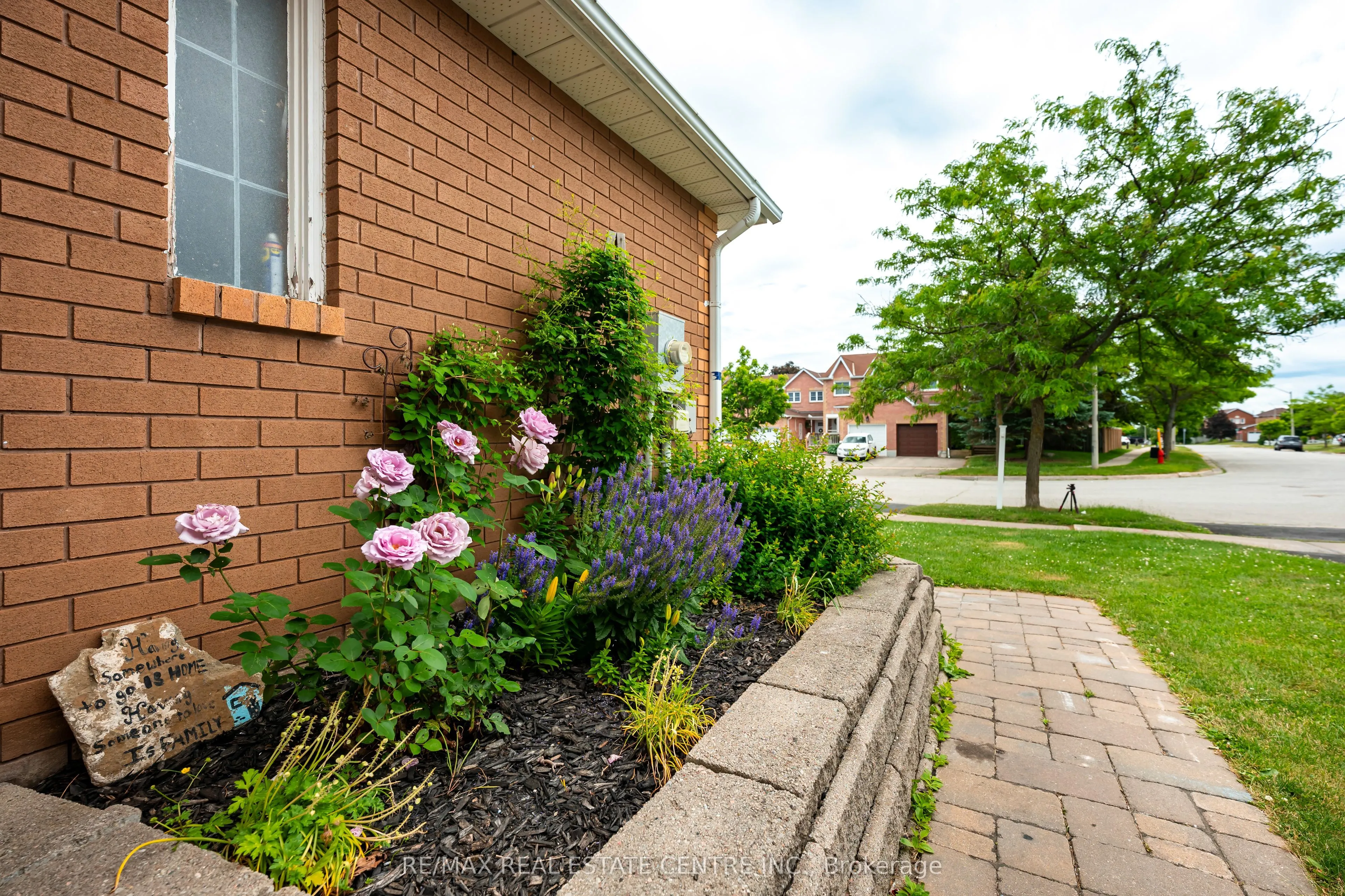 154 Howard Crescent