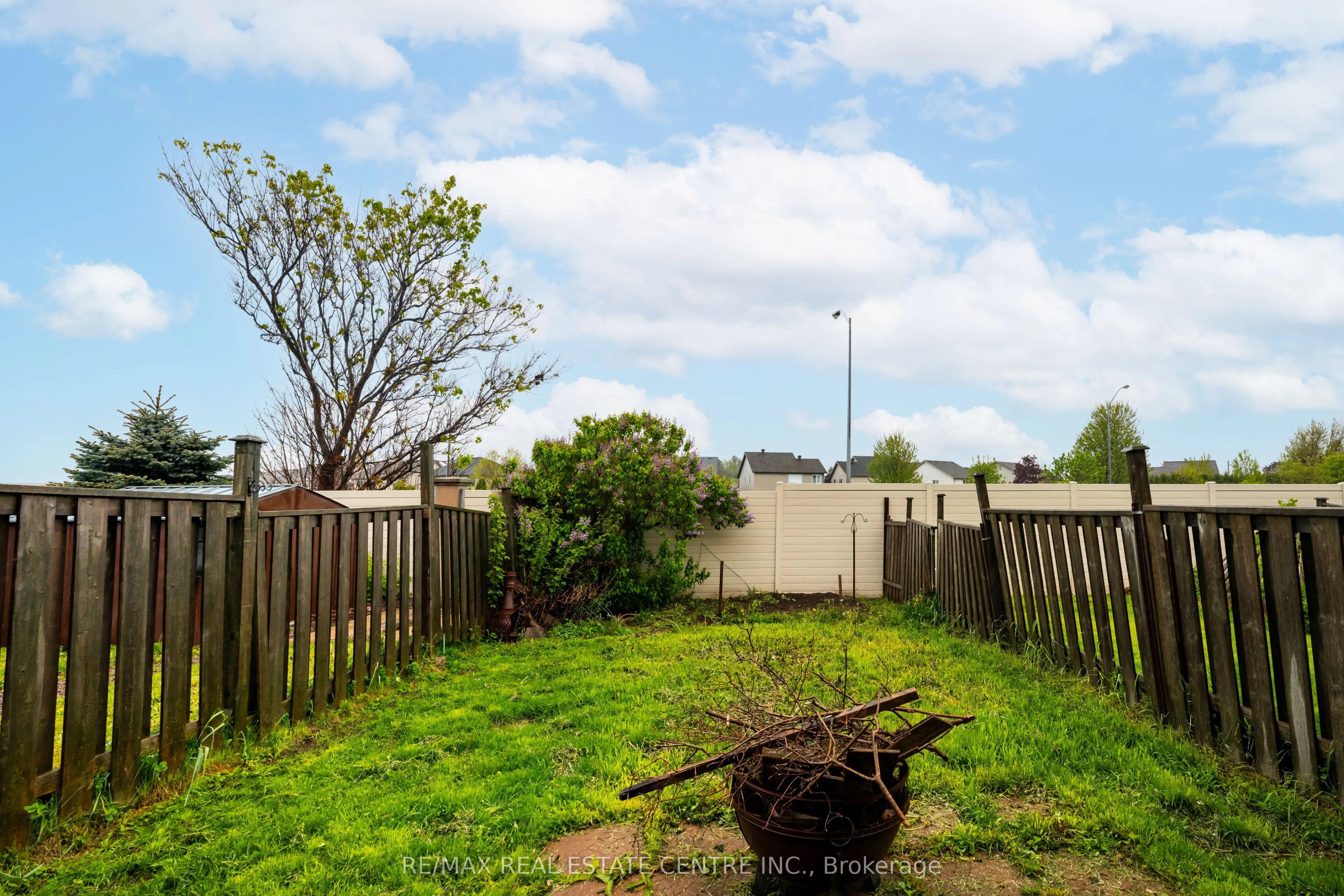 154 Howard Crescent