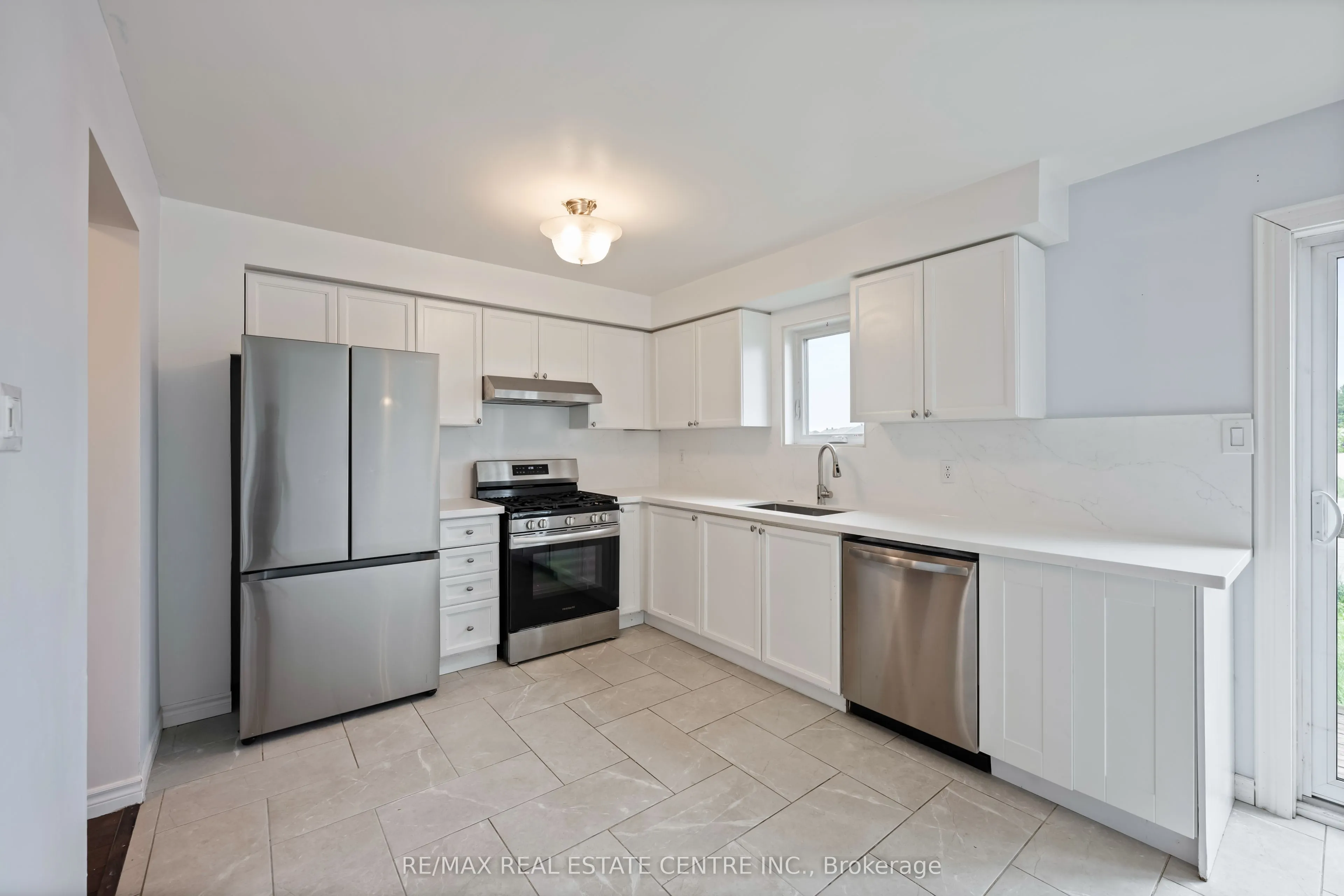 154 Howard Crescent