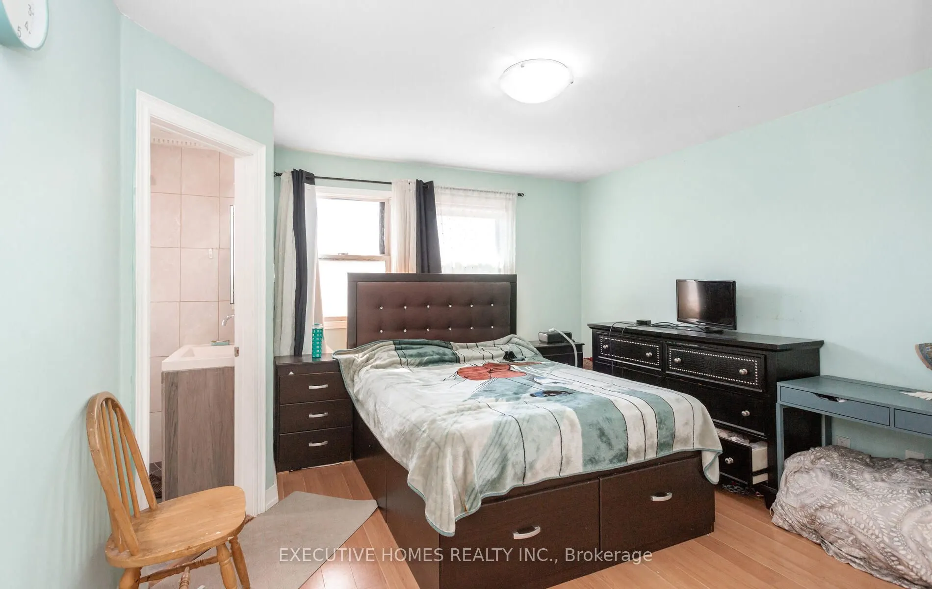 161 Kingsbridge Garden Circle