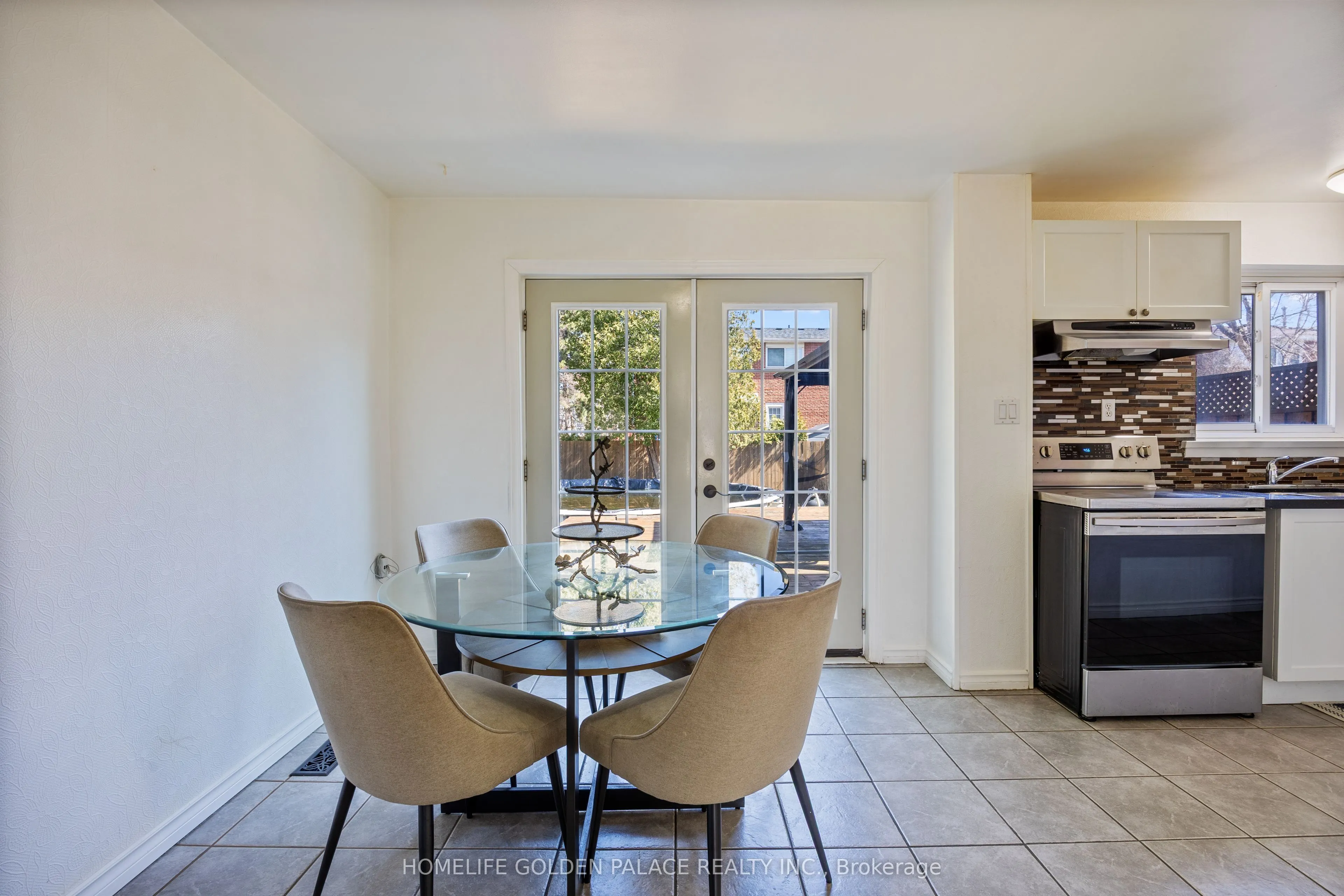 435 Melores Drive