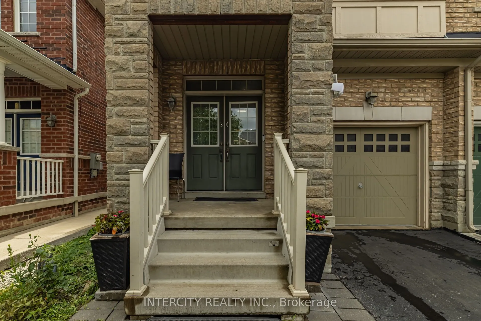 20 Vanderpool Crescent
