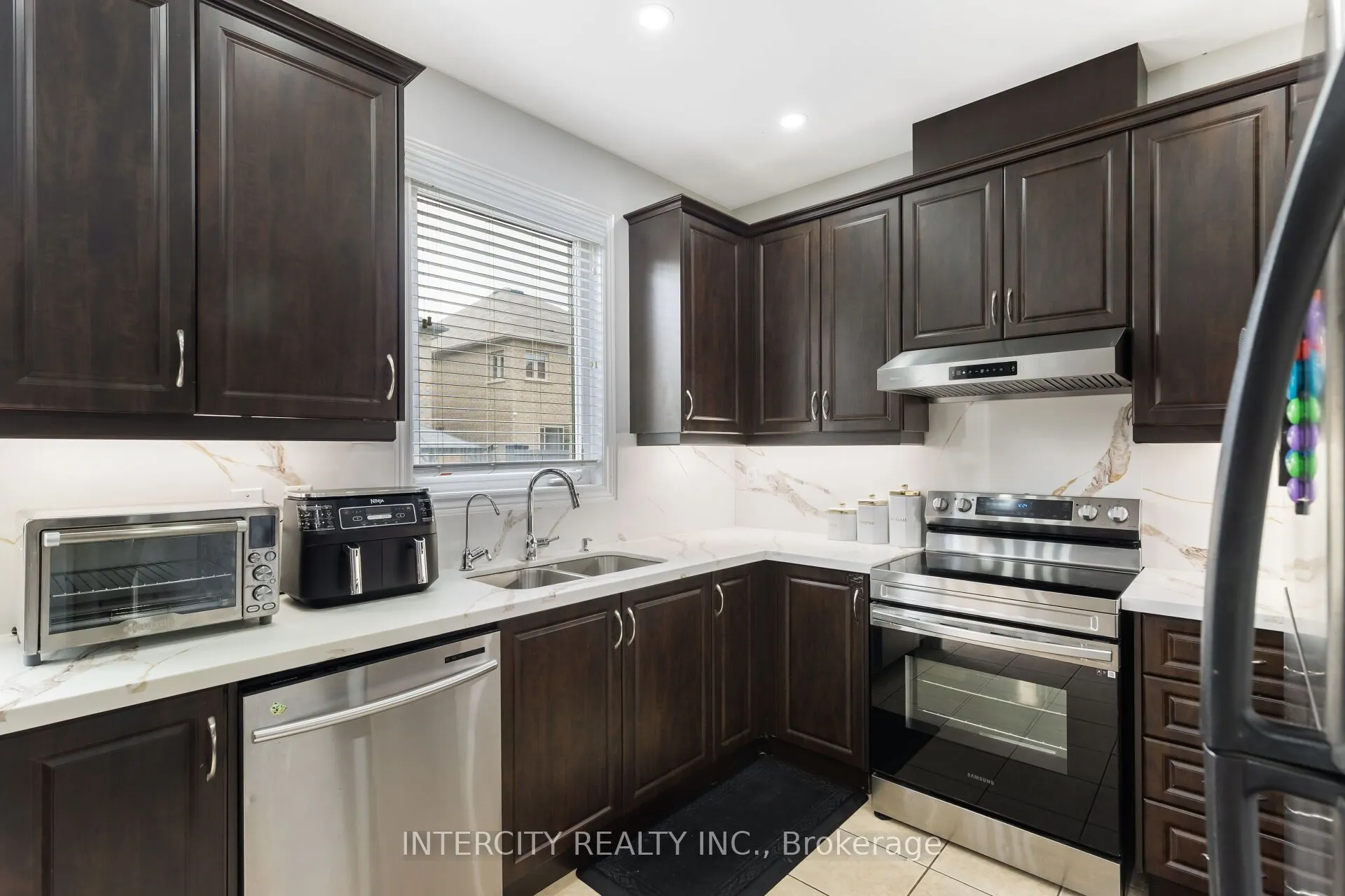 20 Vanderpool Crescent