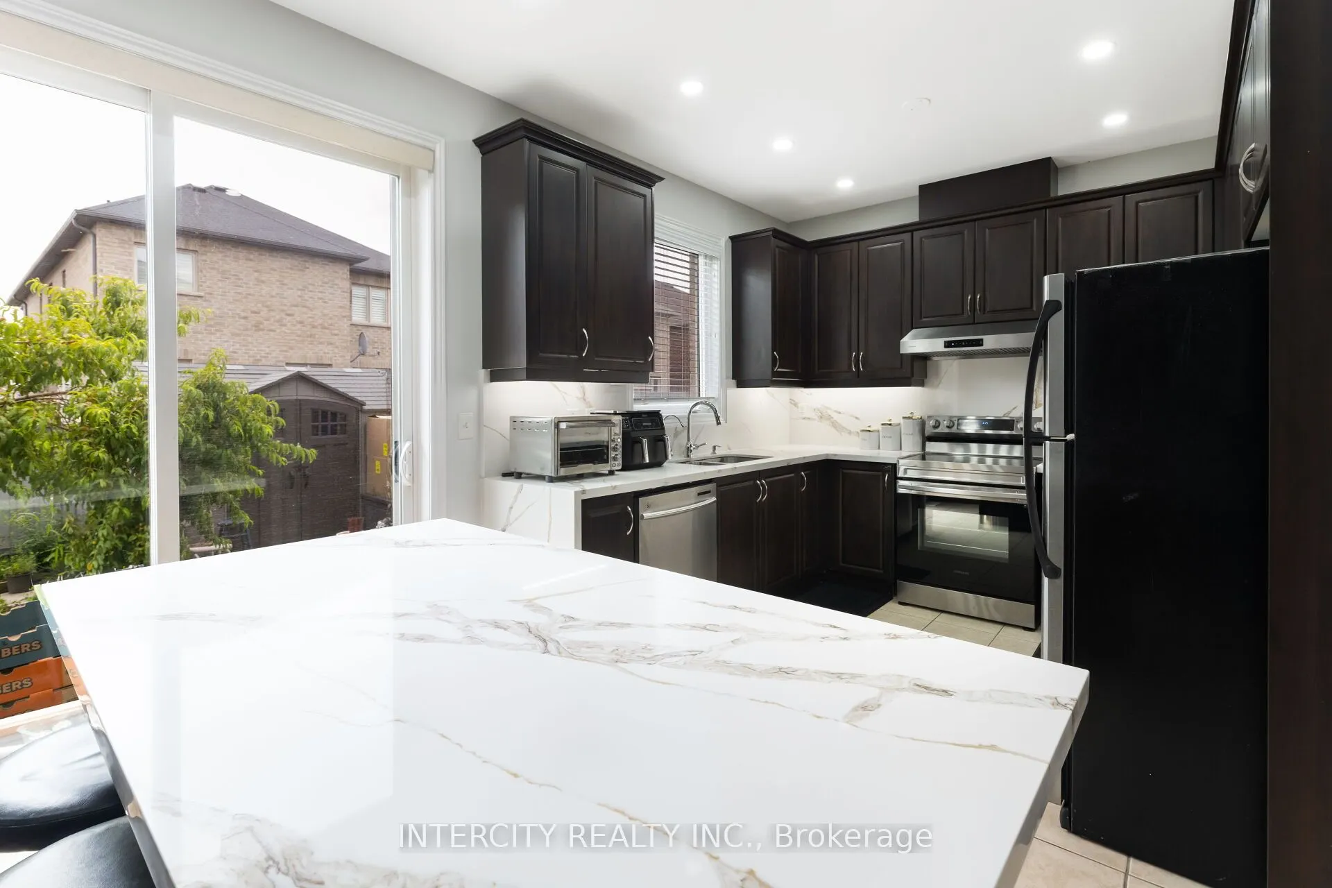 20 Vanderpool Crescent