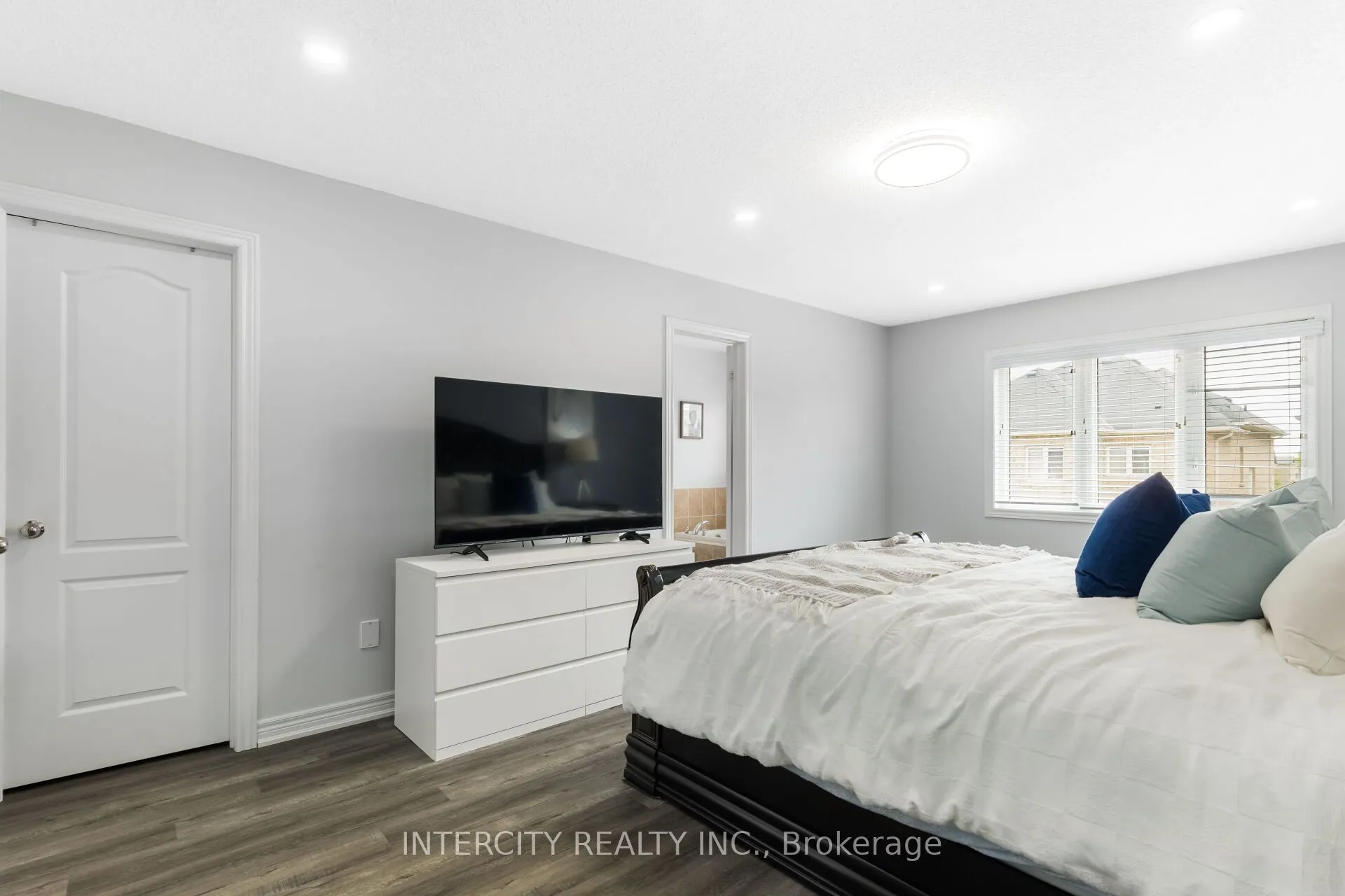 20 Vanderpool Crescent