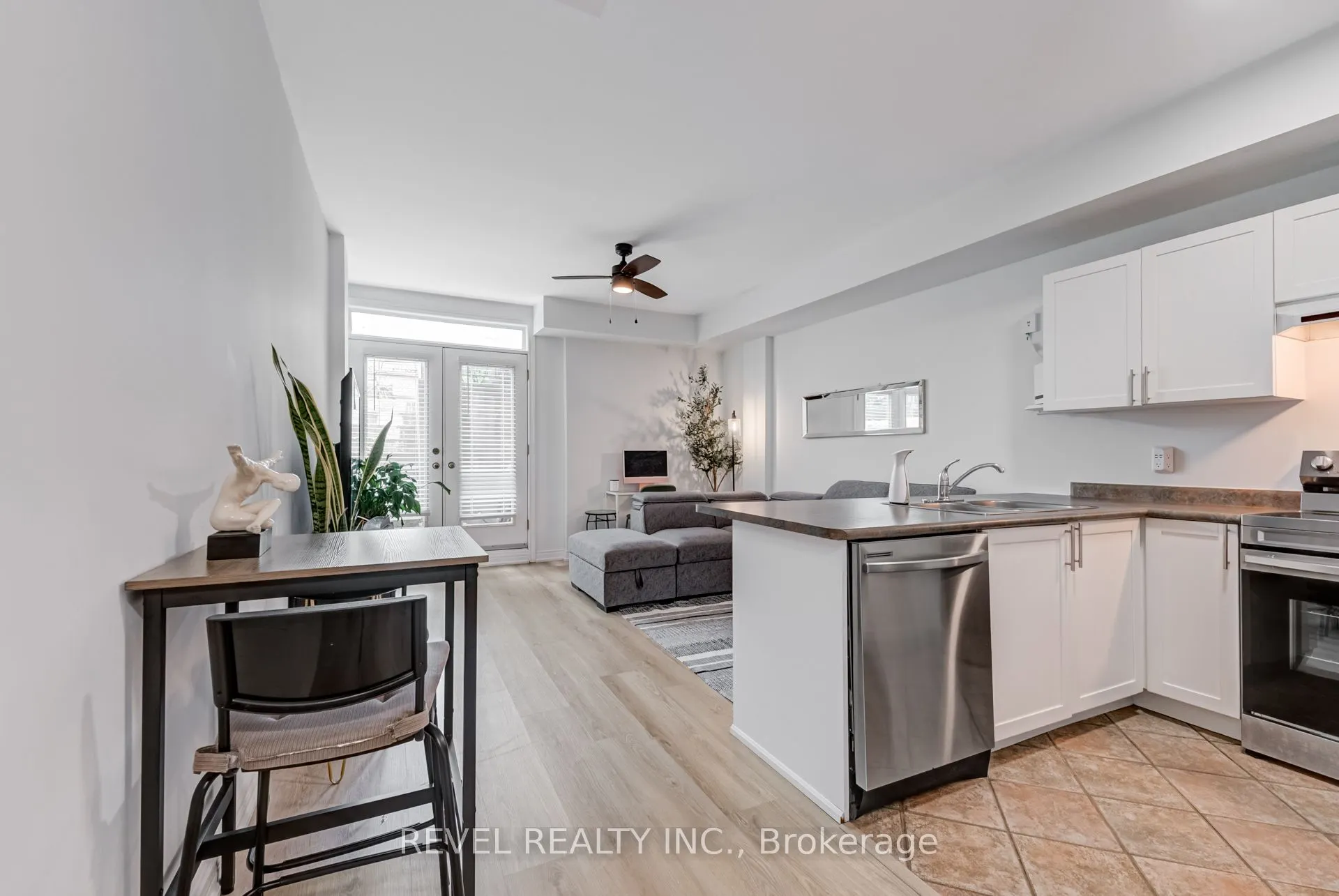 98 Connolly Street, #47