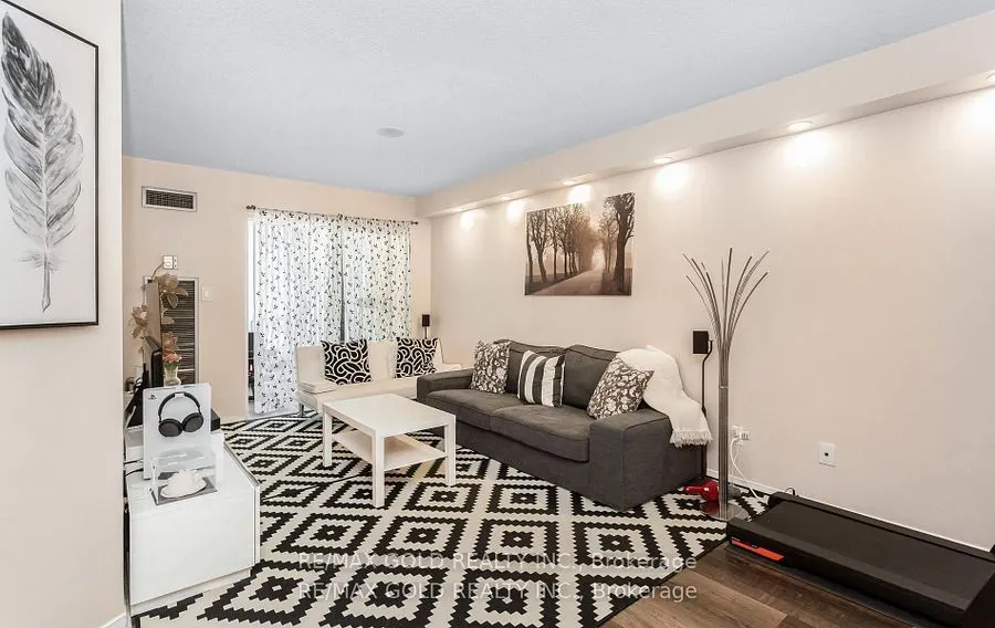 155 Hillcrest Avenue, #1213