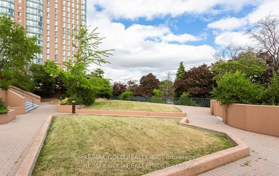 155 Hillcrest Avenue, #1213