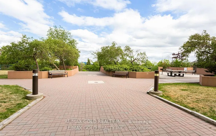 155 Hillcrest Avenue, #1213