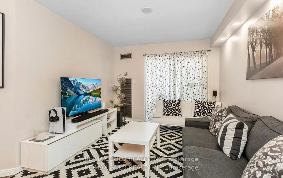 155 Hillcrest Avenue, #1213