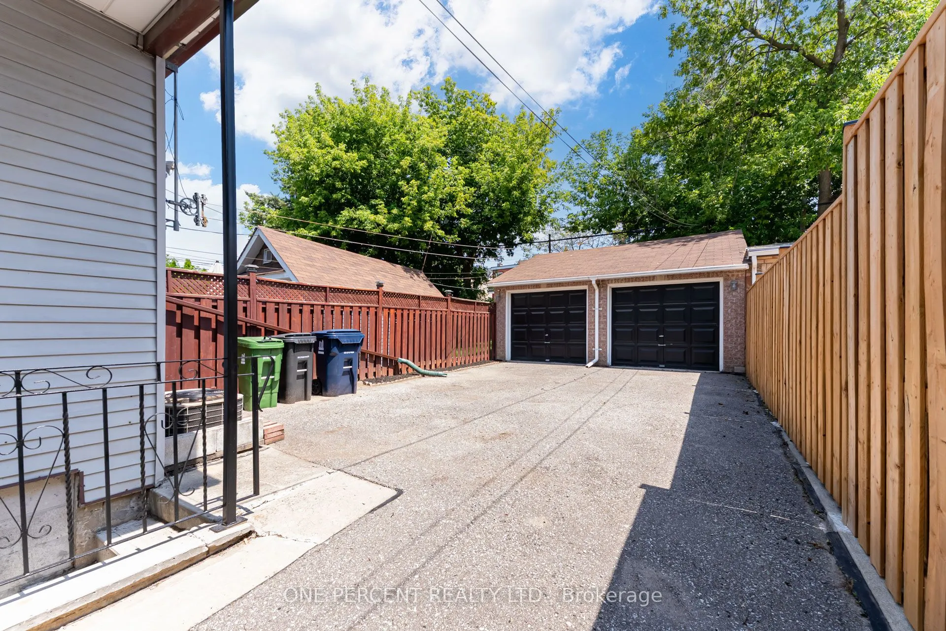 143 Silverthorn Avenue