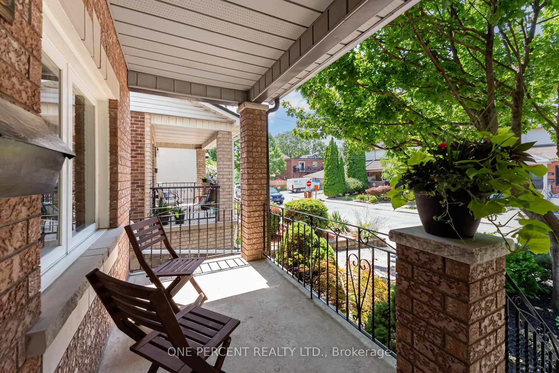 143 Silverthorn Avenue