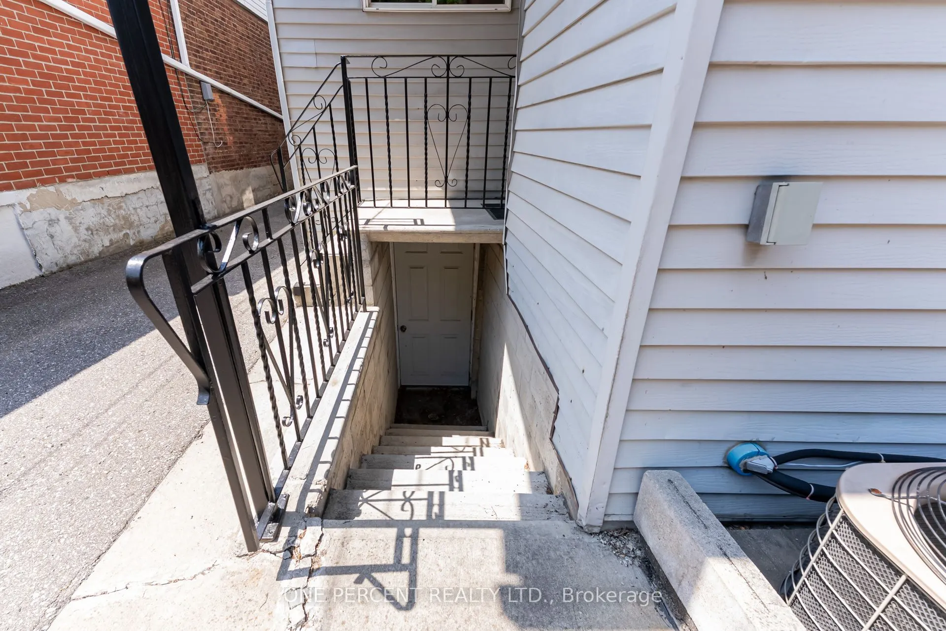 143 Silverthorn Avenue