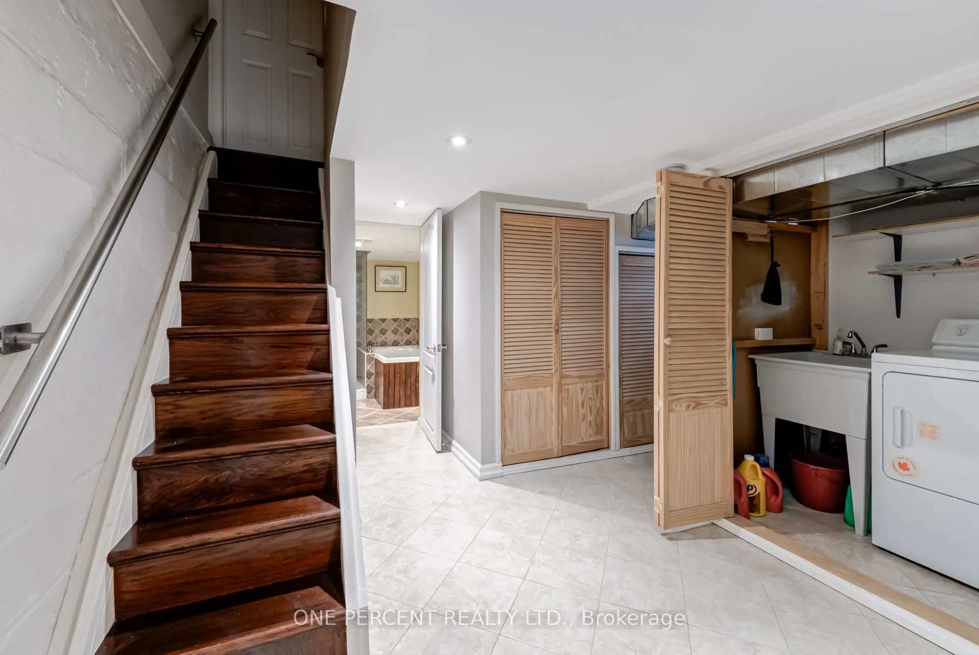 143 Silverthorn Avenue