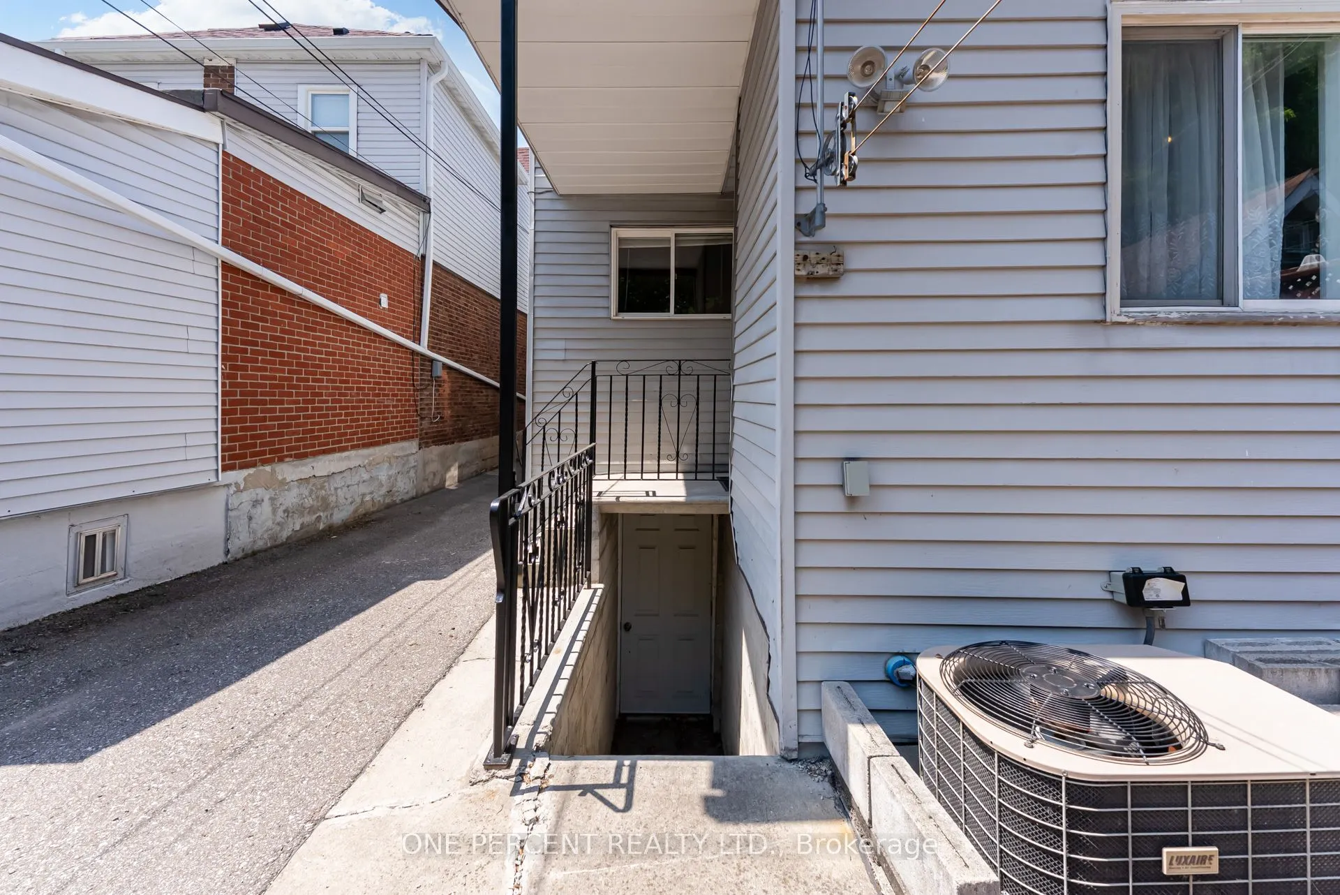 143 Silverthorn Avenue